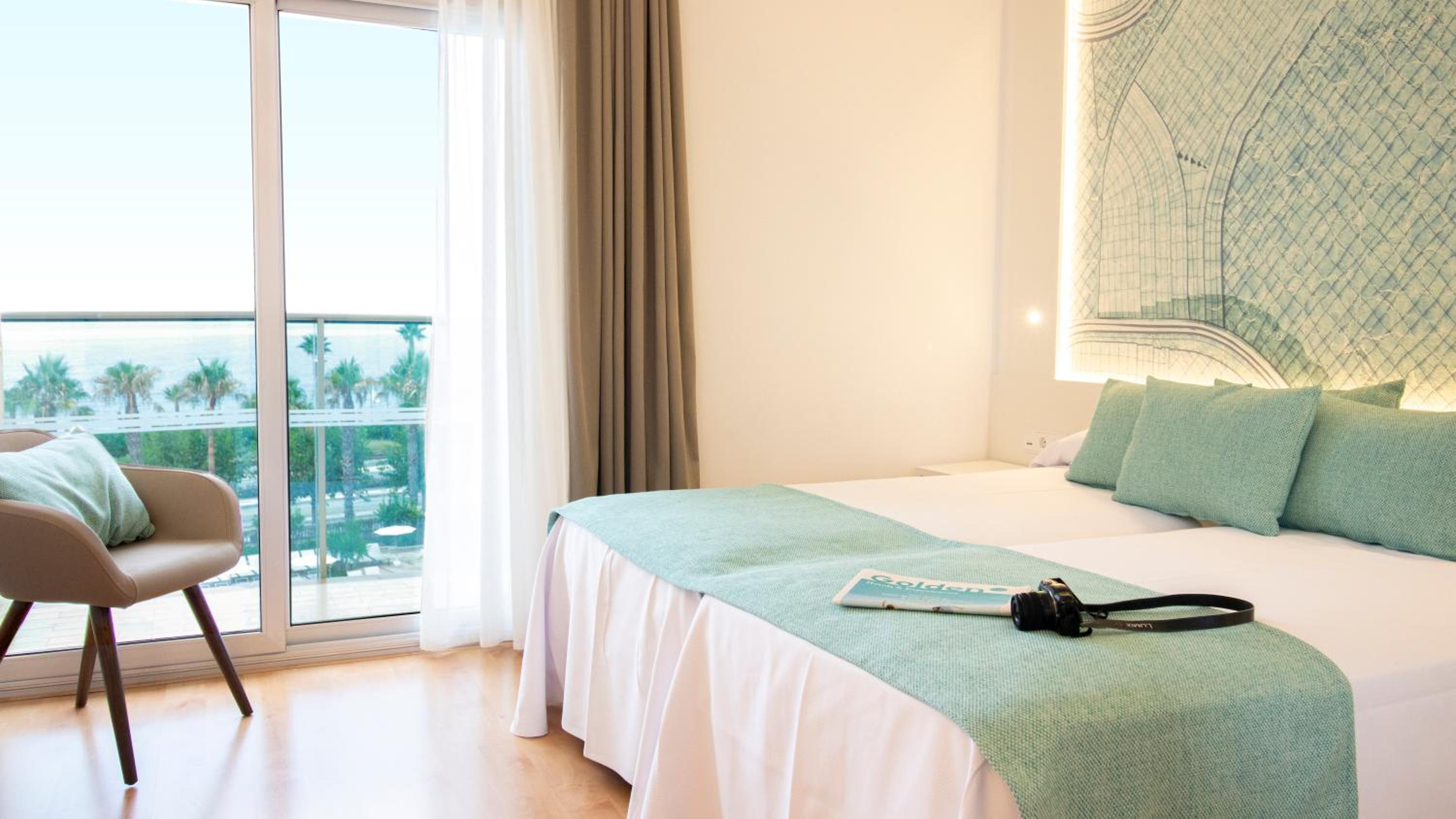 Habitación Doble con Vista a la Piscina