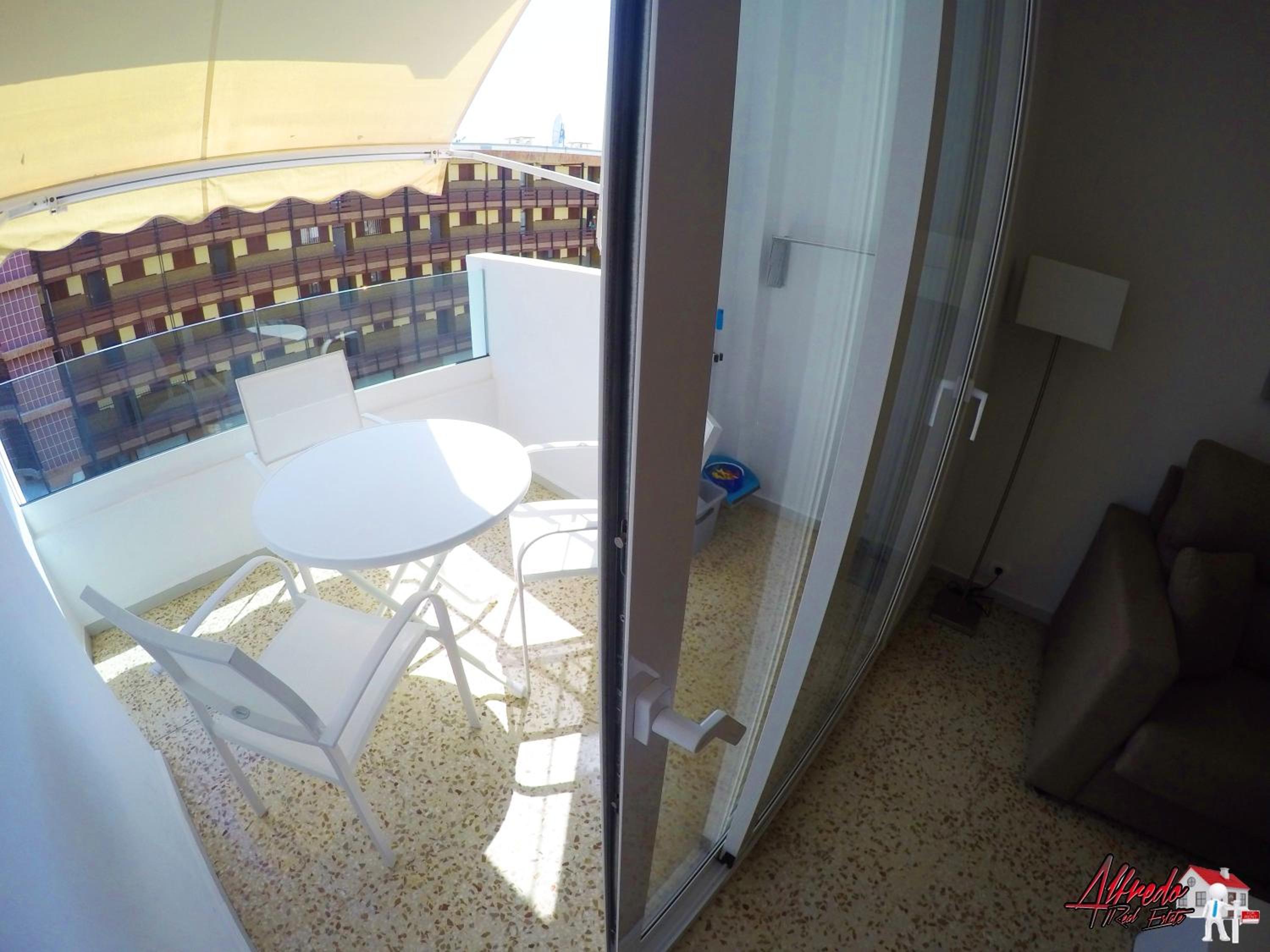 Apartamento con Balcón