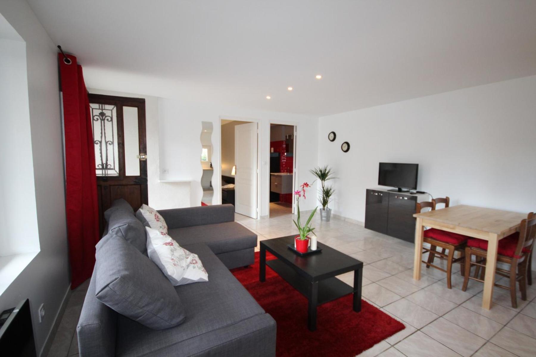 Apartment - Ground Floor photo 2
