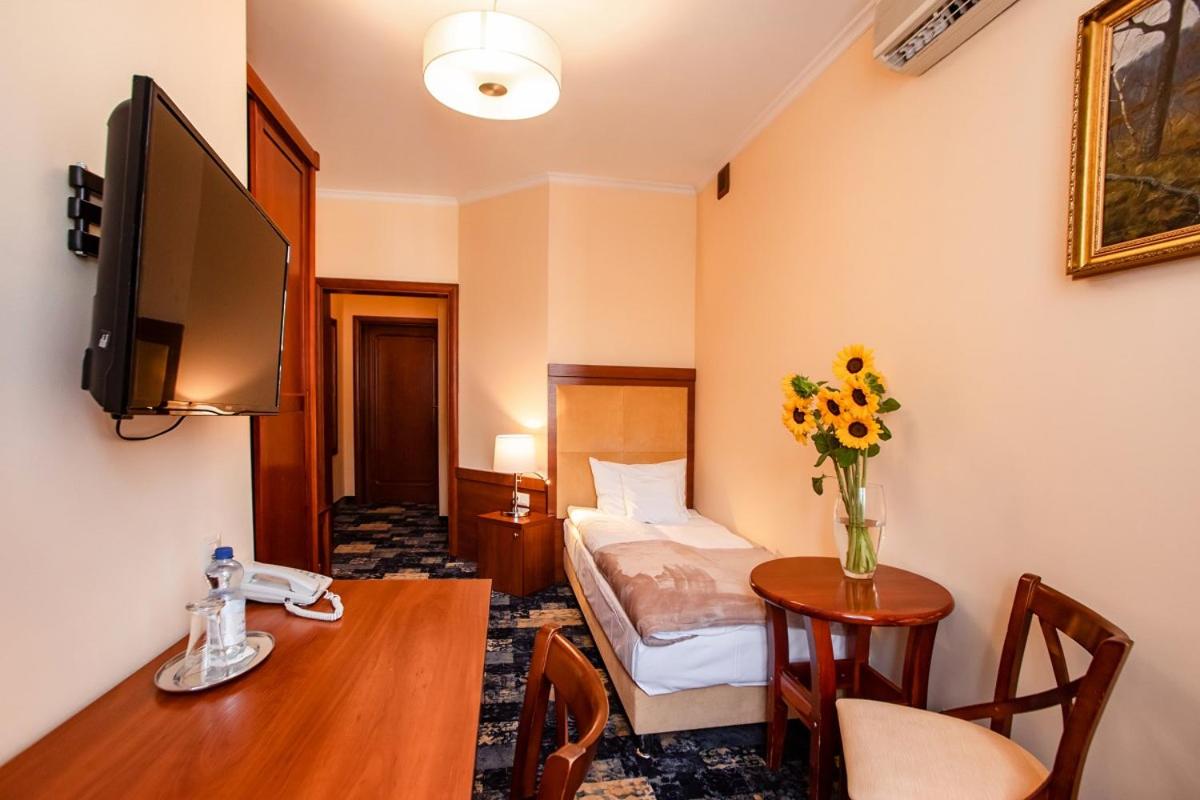 Single Room photo 3