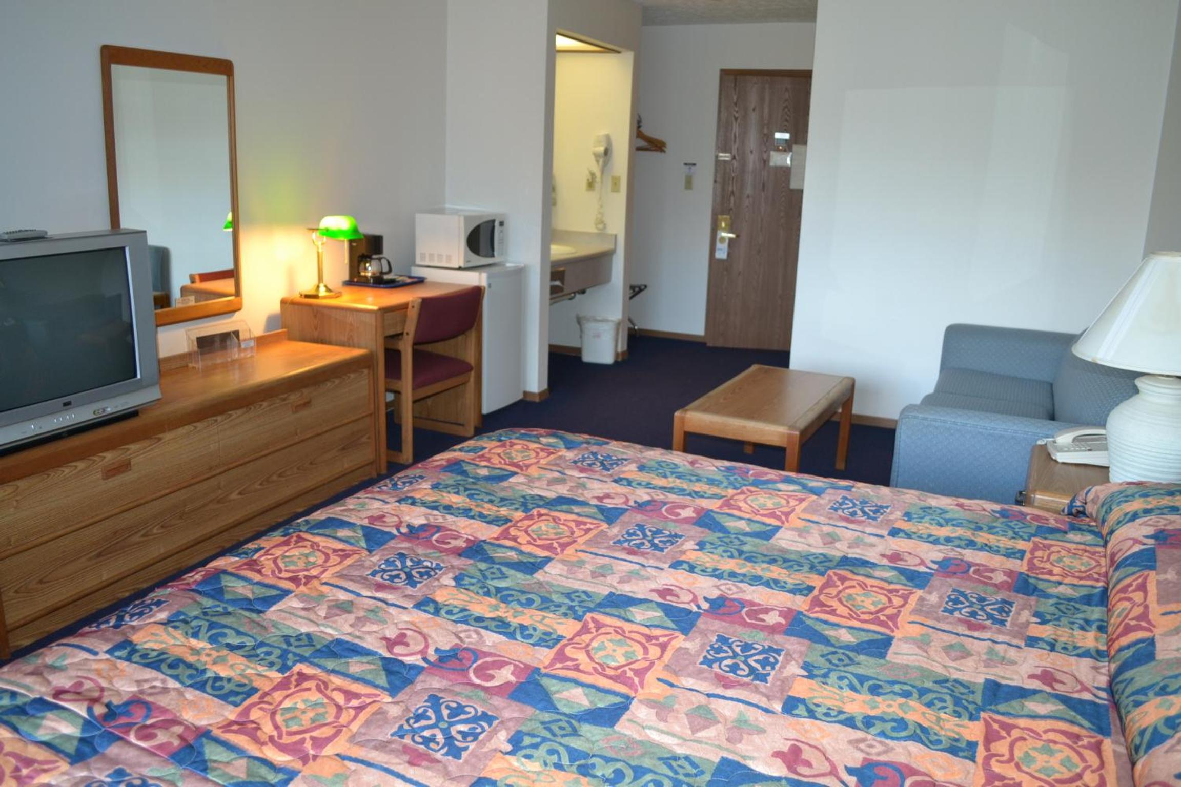 King Room with Sofa Bed - Photo 11