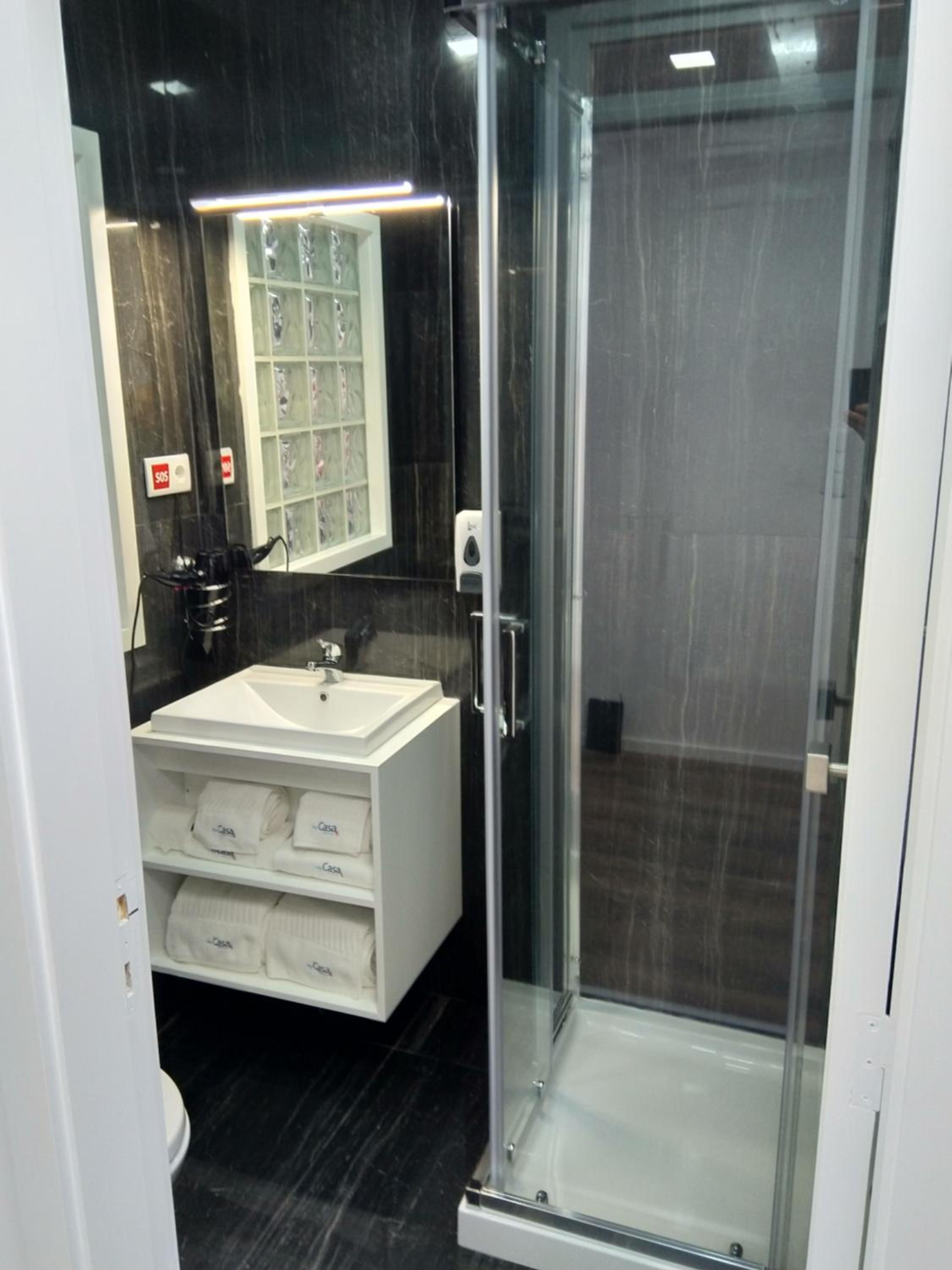 Deluxe Double Room with Sea View - Photo 4