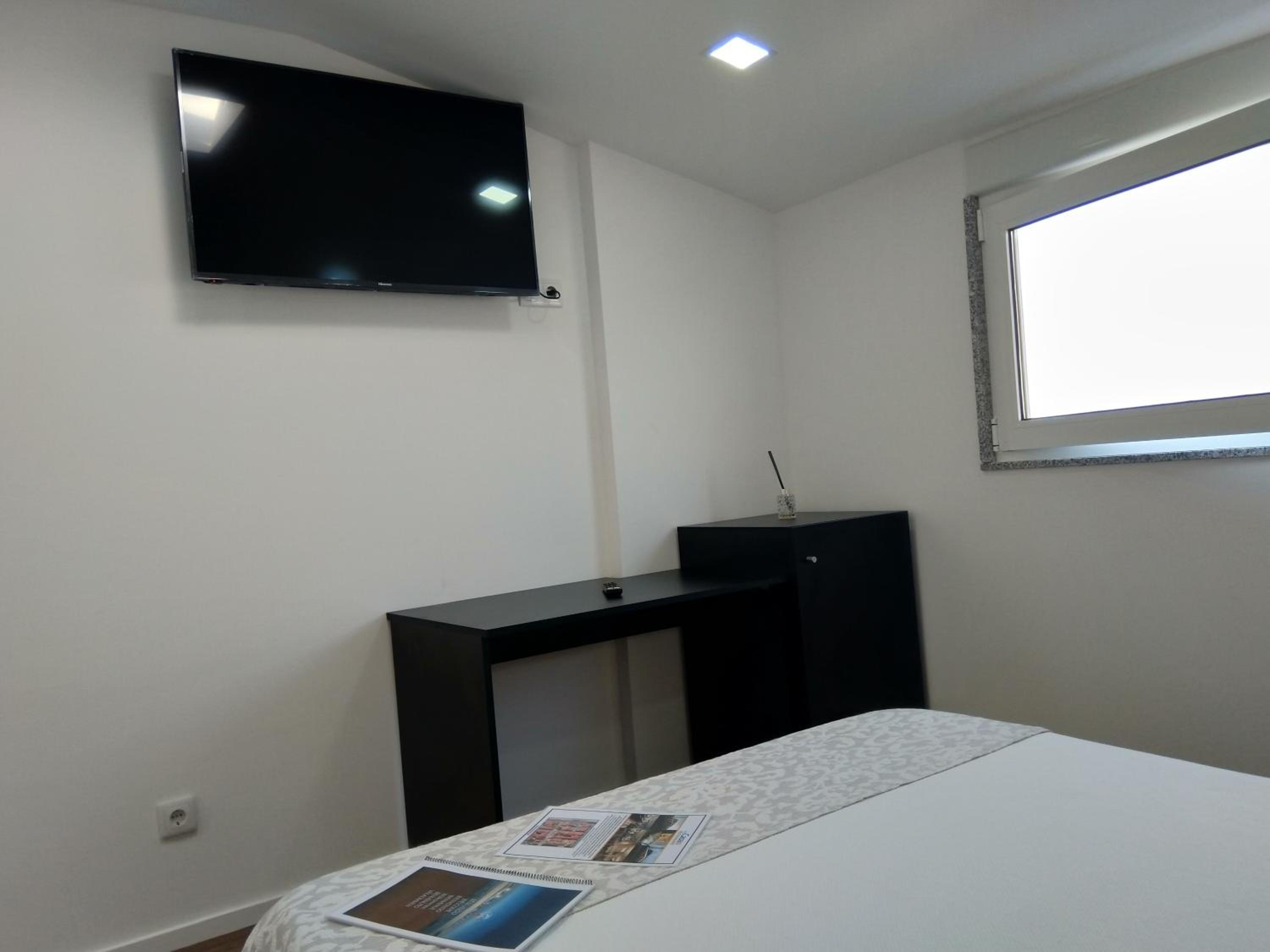 Deluxe Double Room with Sea View - Photo 9