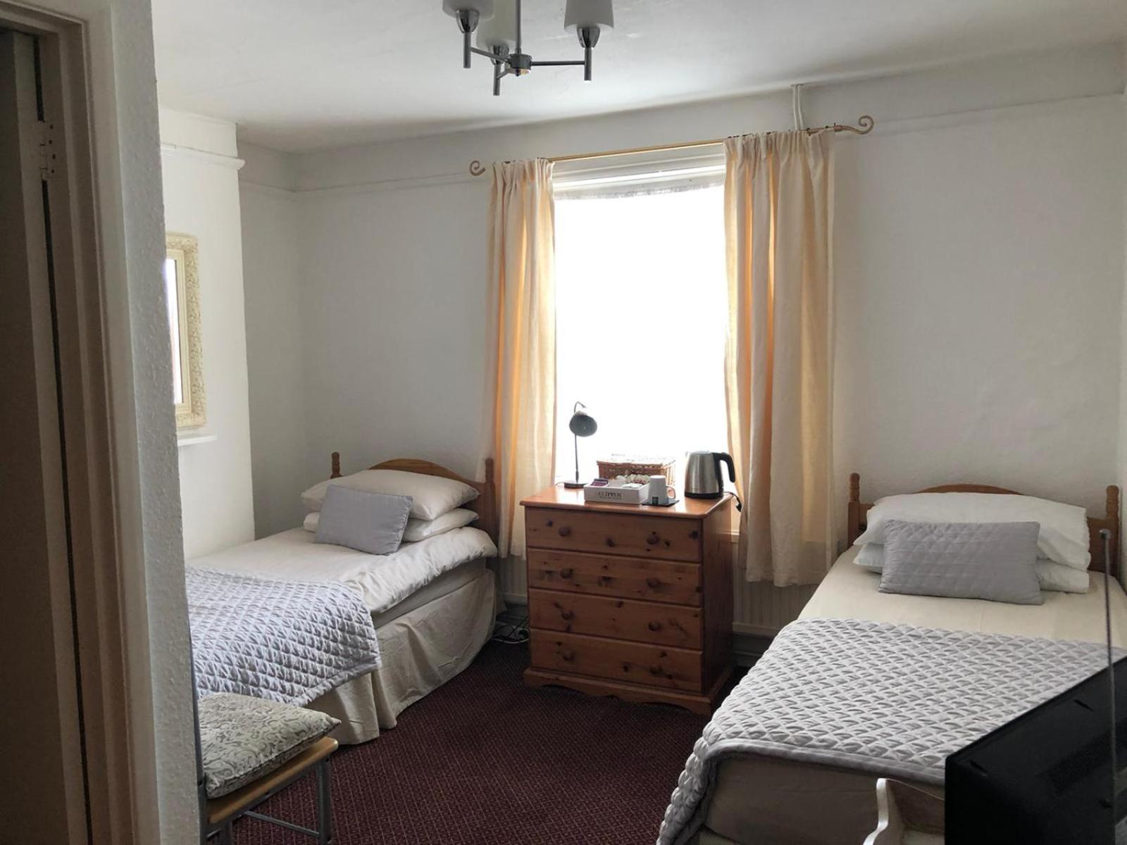 Standard Twin Room photo 1