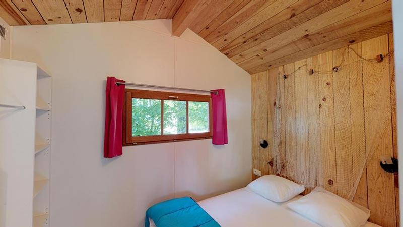 Mobile Home - Photo 3