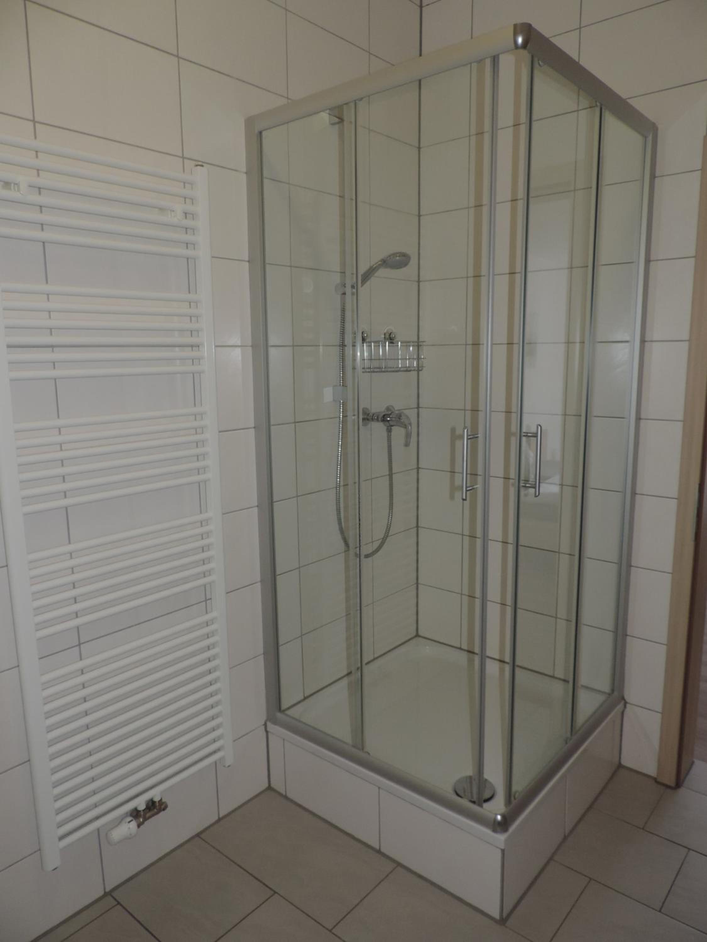 Double or Twin Room with Bathroom - Photo 5