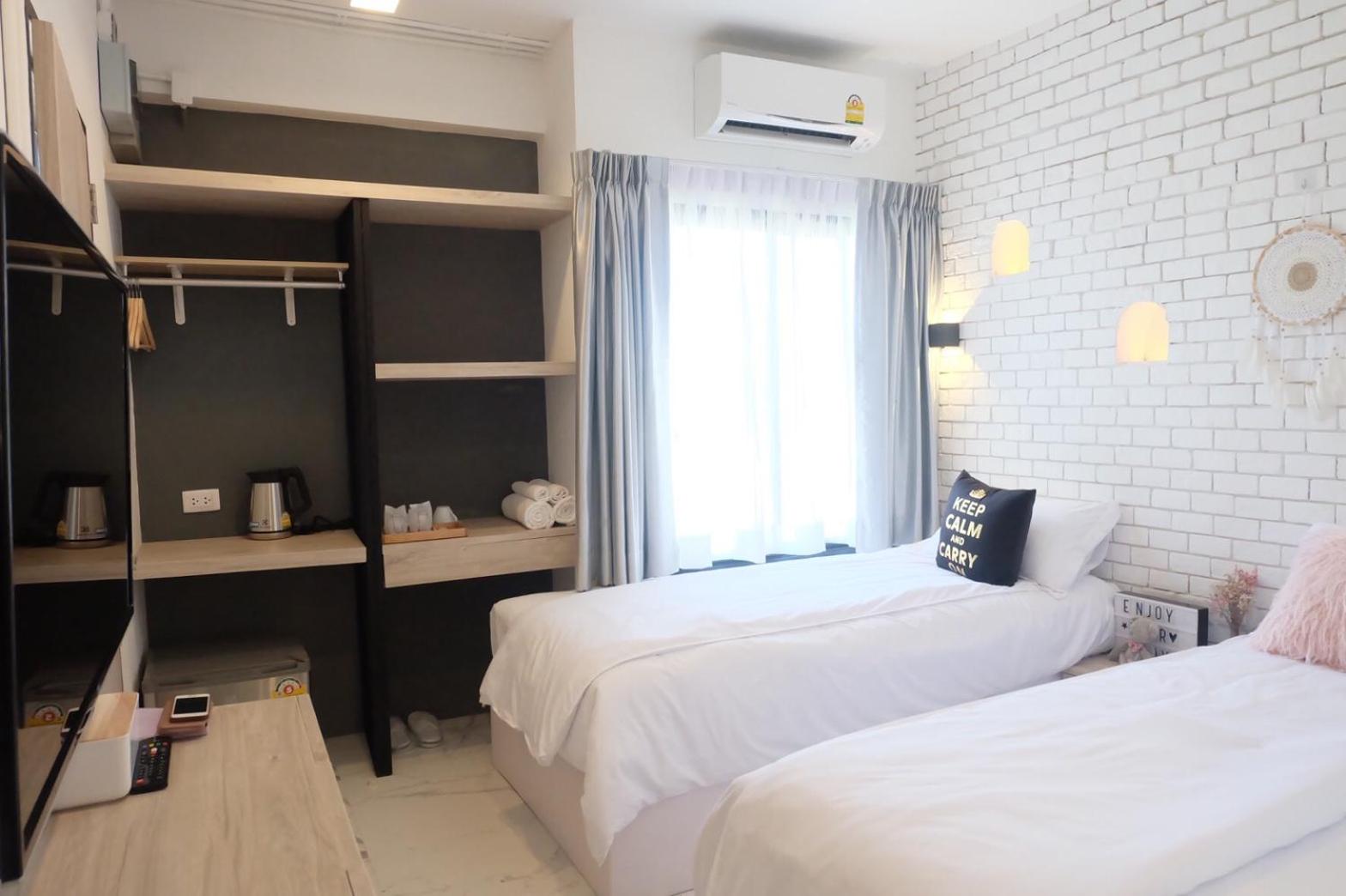 Standard Twin Room - Photo 2