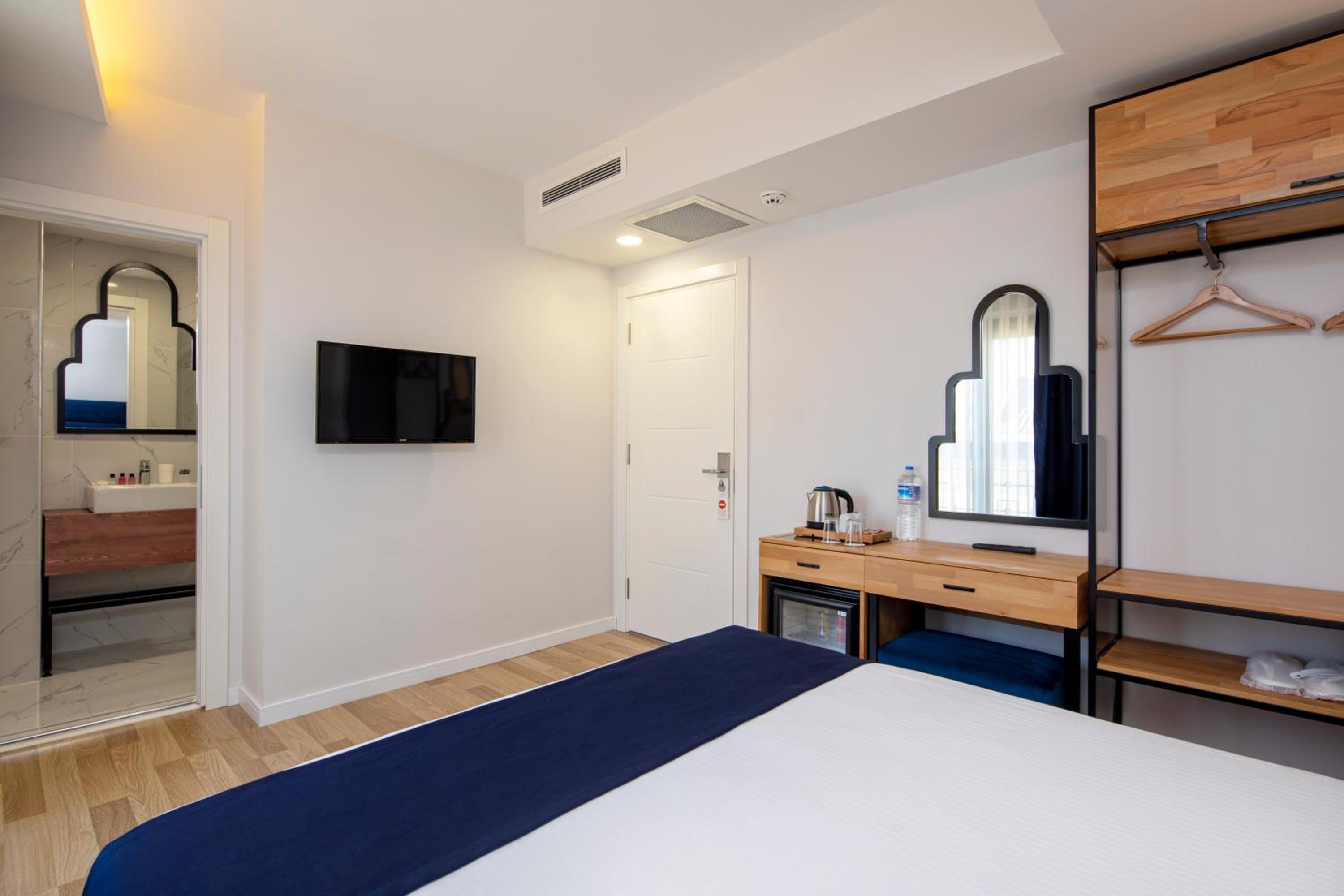 Standard Double Room photo 3