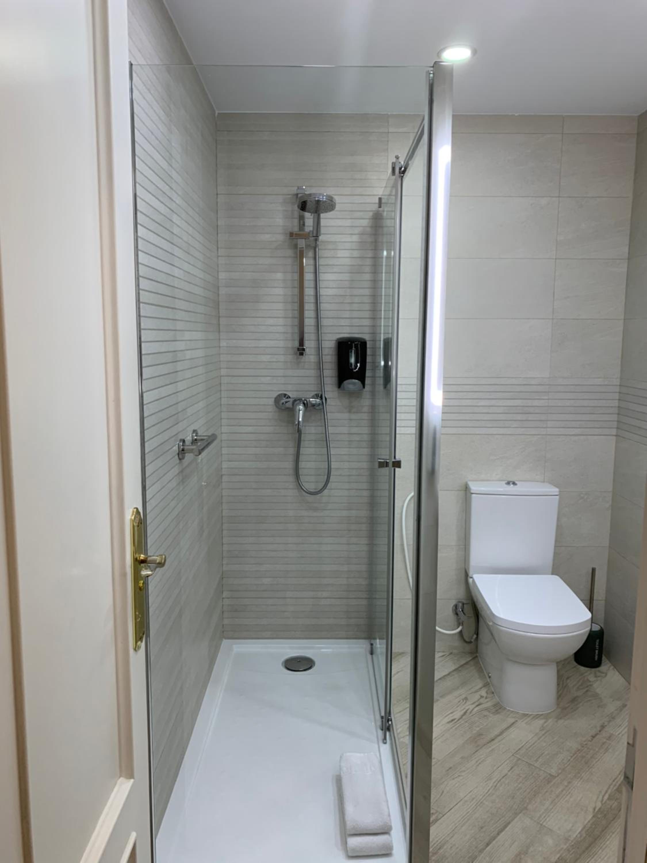 Triple Room with Private Bathroom photo 2