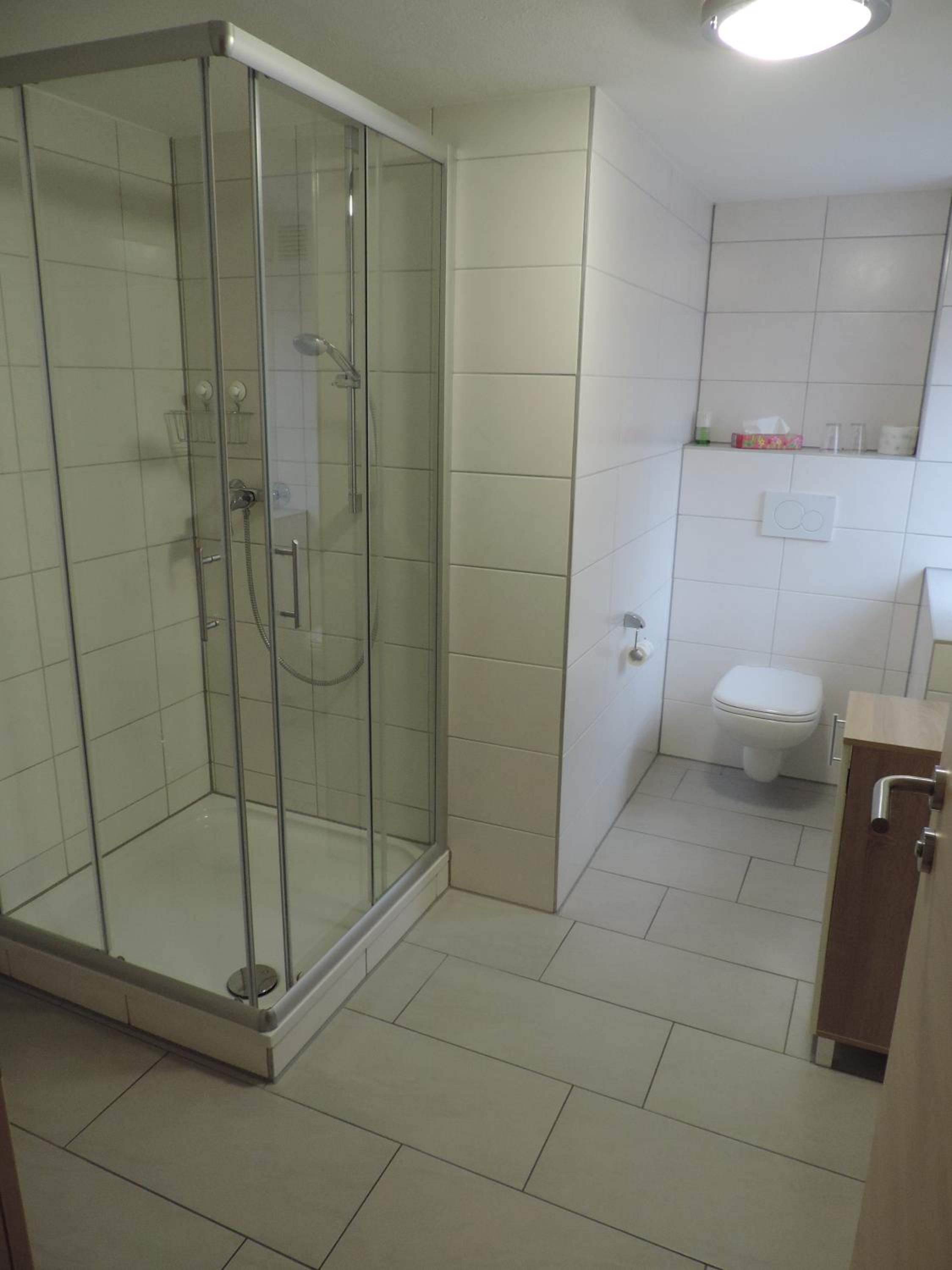 Single Room with Shared Shower and Toilet photo 3