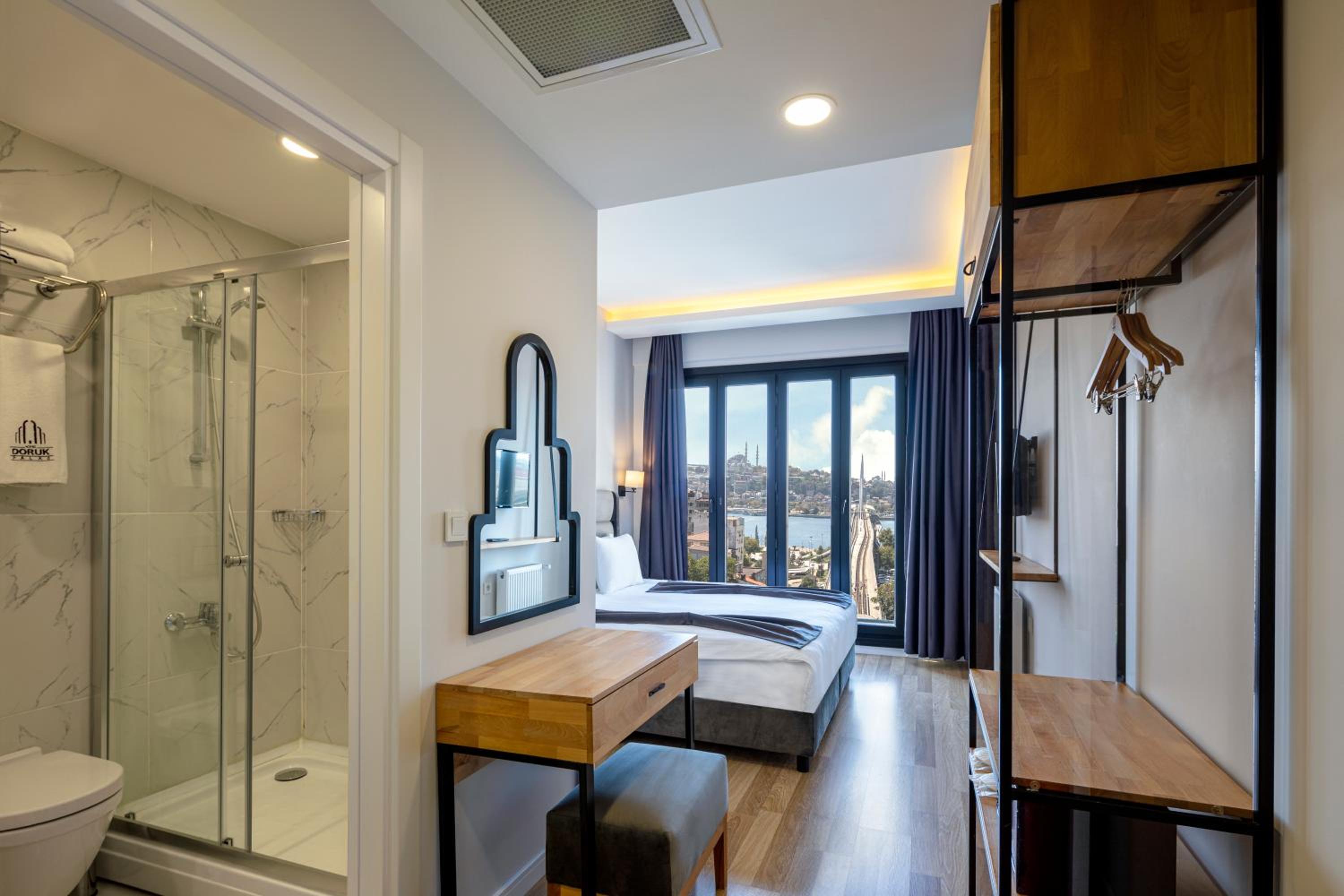 Superior Double or Twin Room with Sea View photo 1