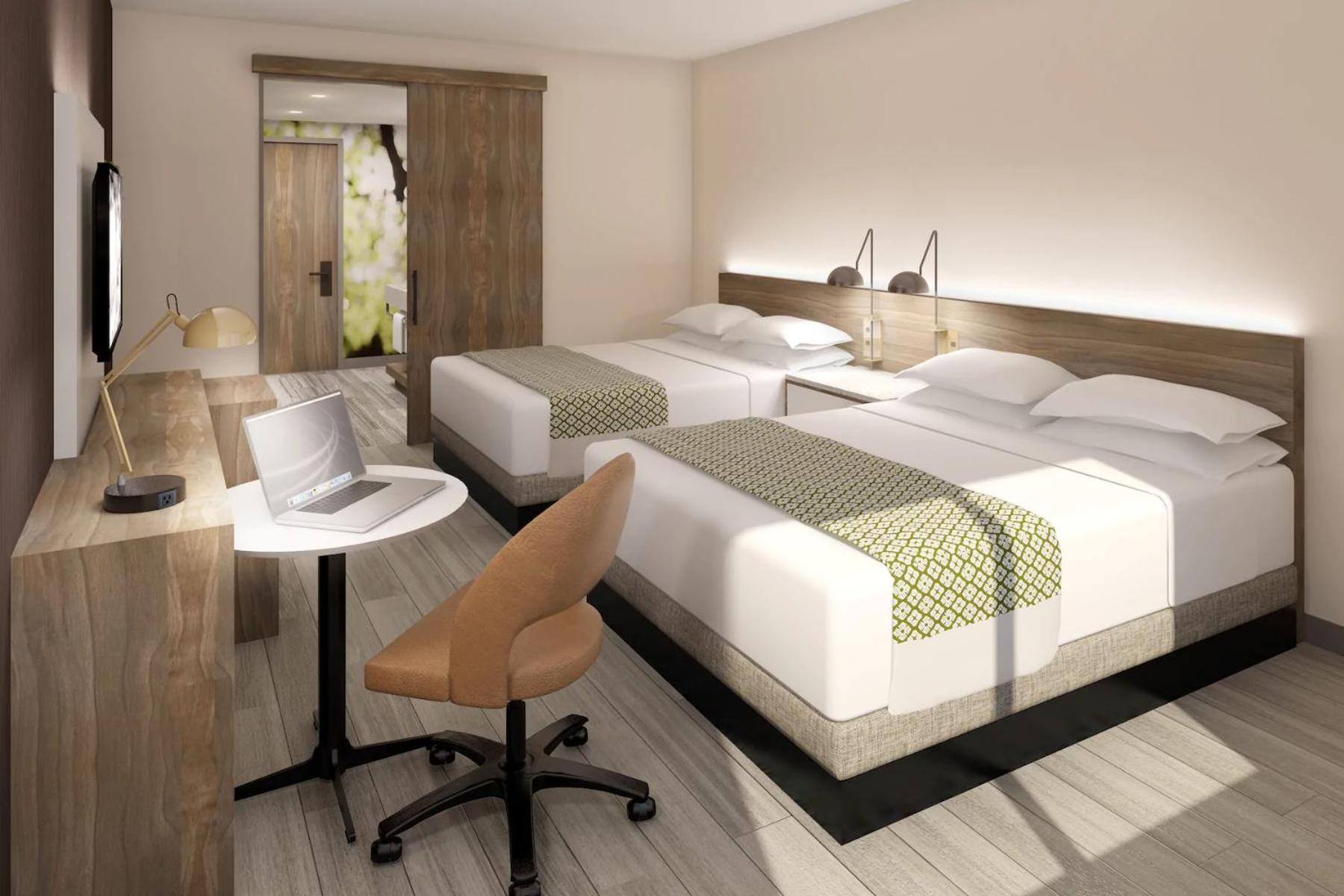 Queen Room with Two Queen Beds - Non-Smoking - Photo 4