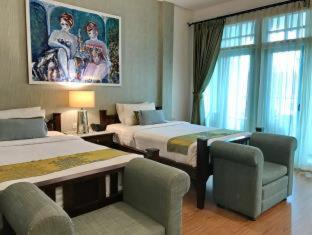 Premium Deluxe 2 Twin City View with Balcony - Photo 18