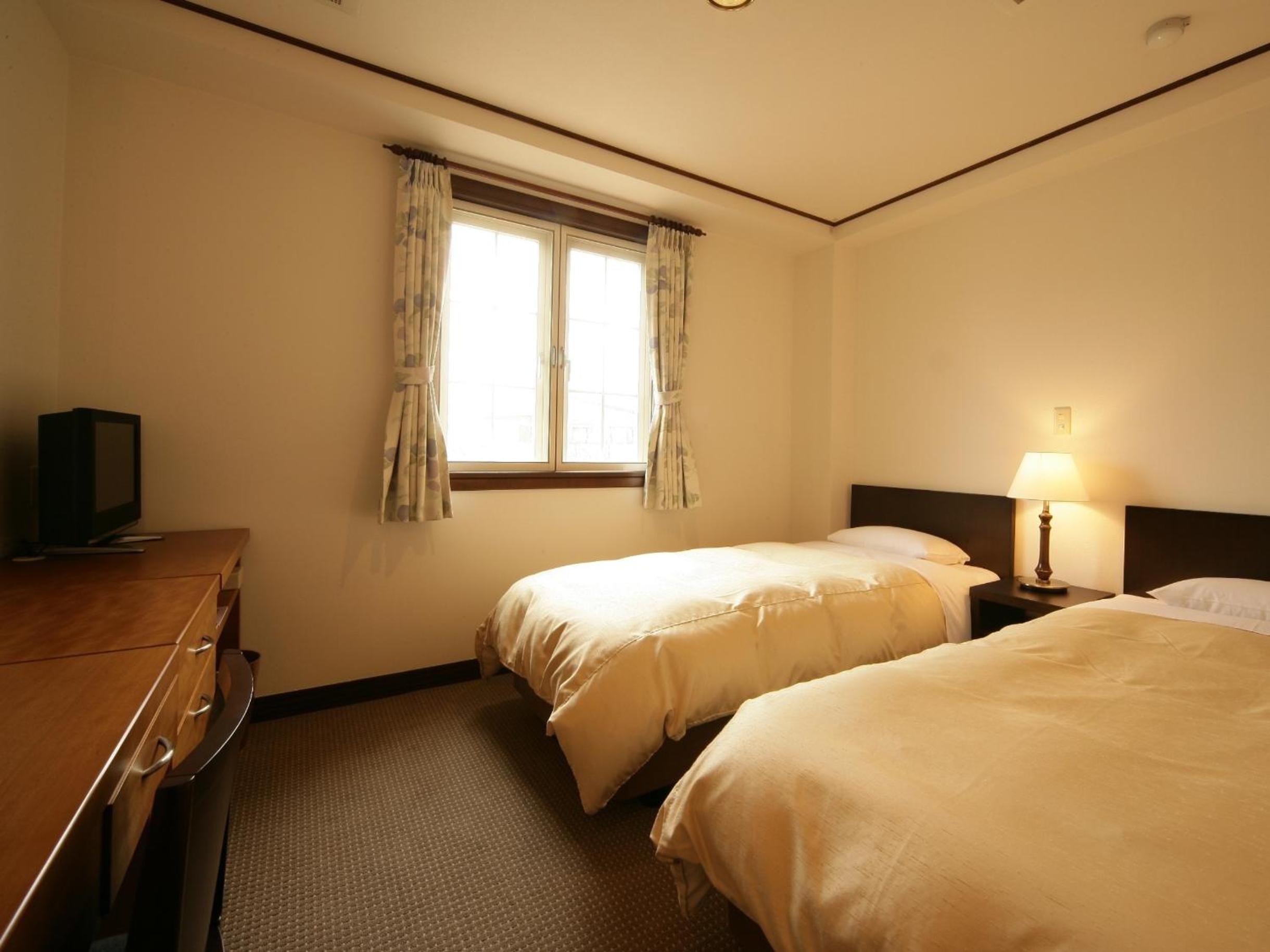 Standard Twin Room - Non-Smoking - Photo 1