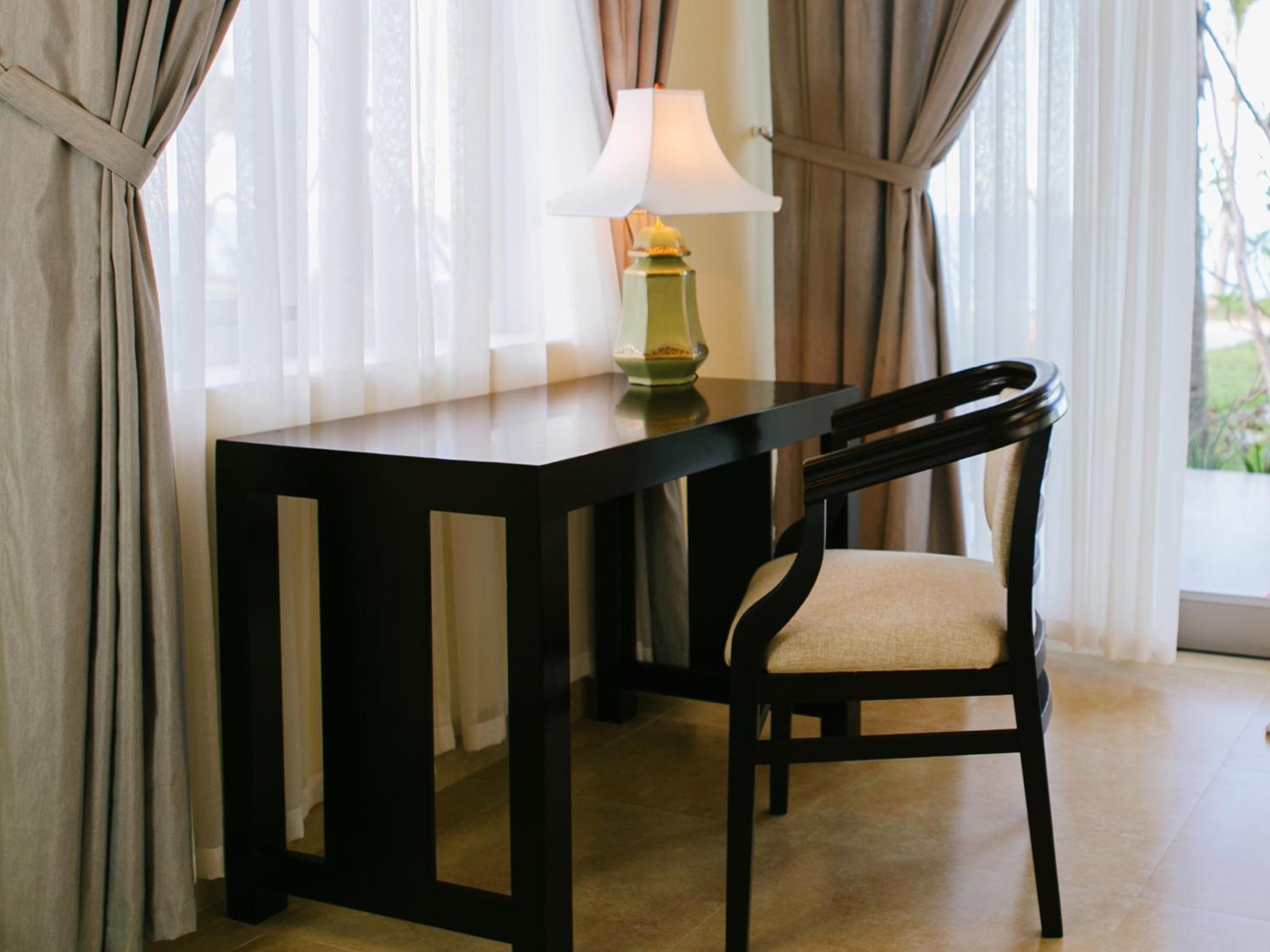 Deluxe Double Or Twin Room With Pool View