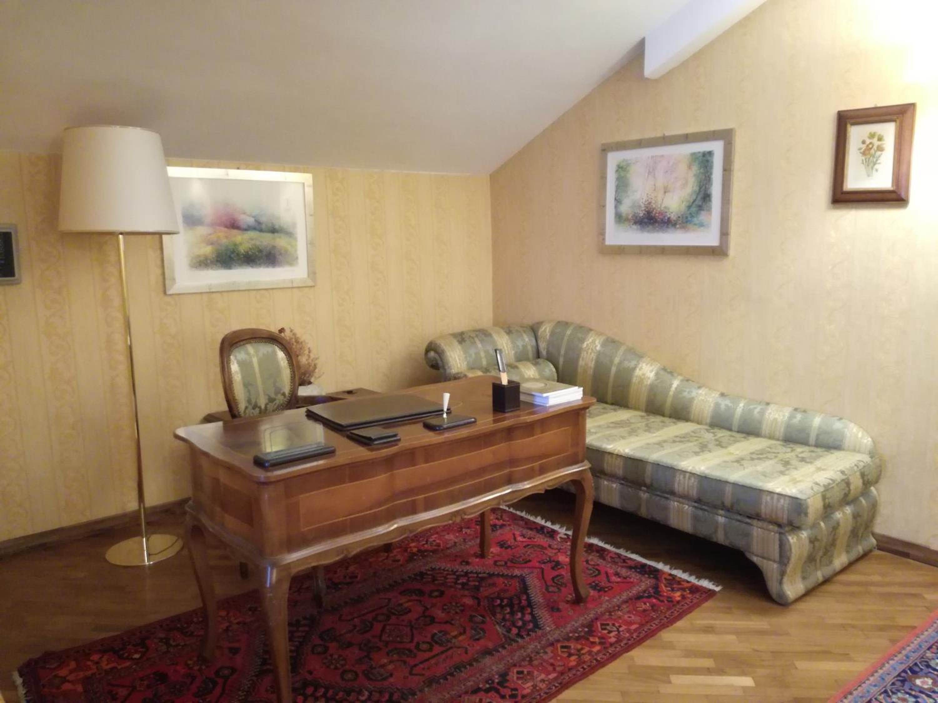 Deluxe Suite