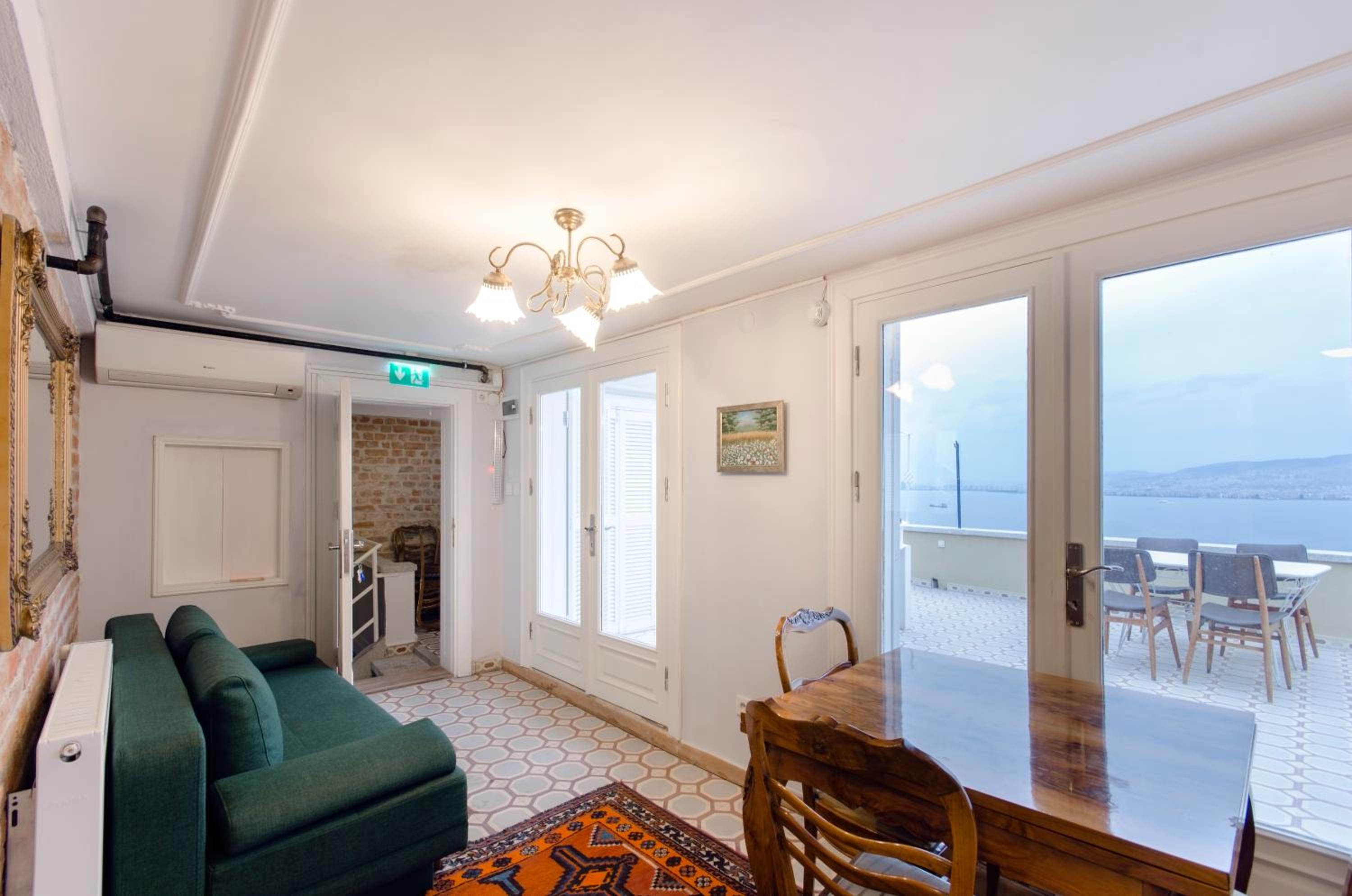 Penthouse Apartment with Sea View photo 2