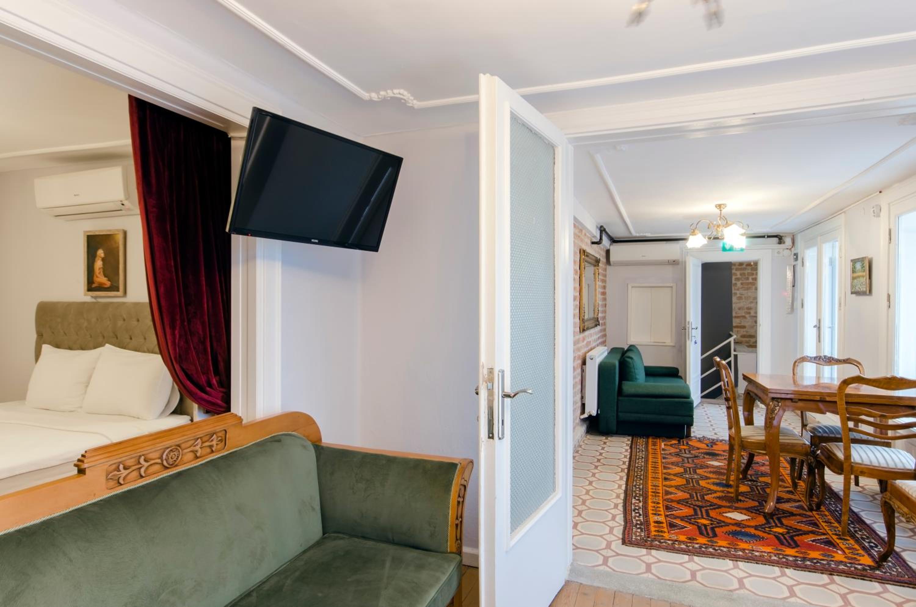 Penthouse Apartment with Sea View photo 3