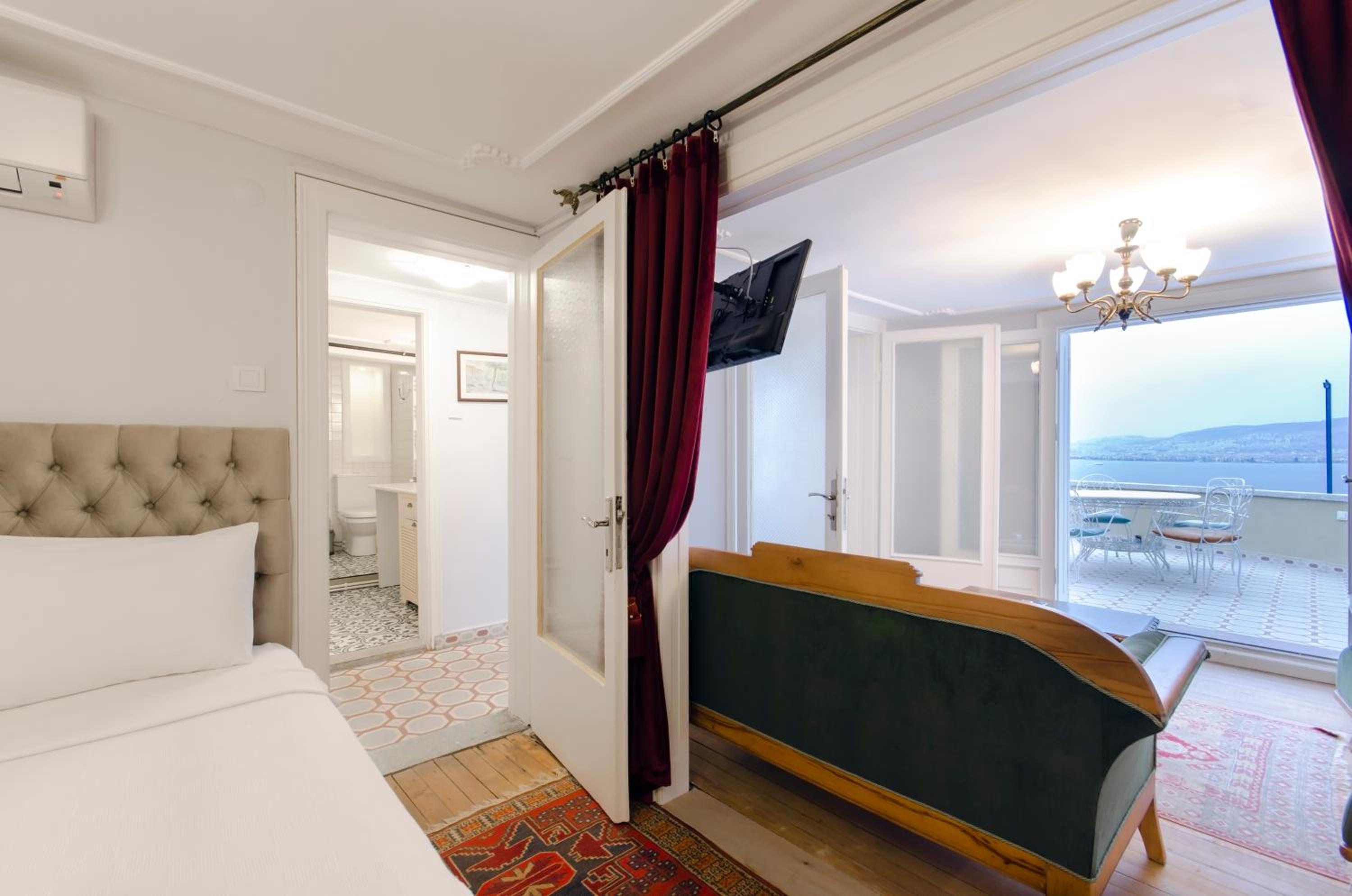 Penthouse Apartment with Sea View photo 1