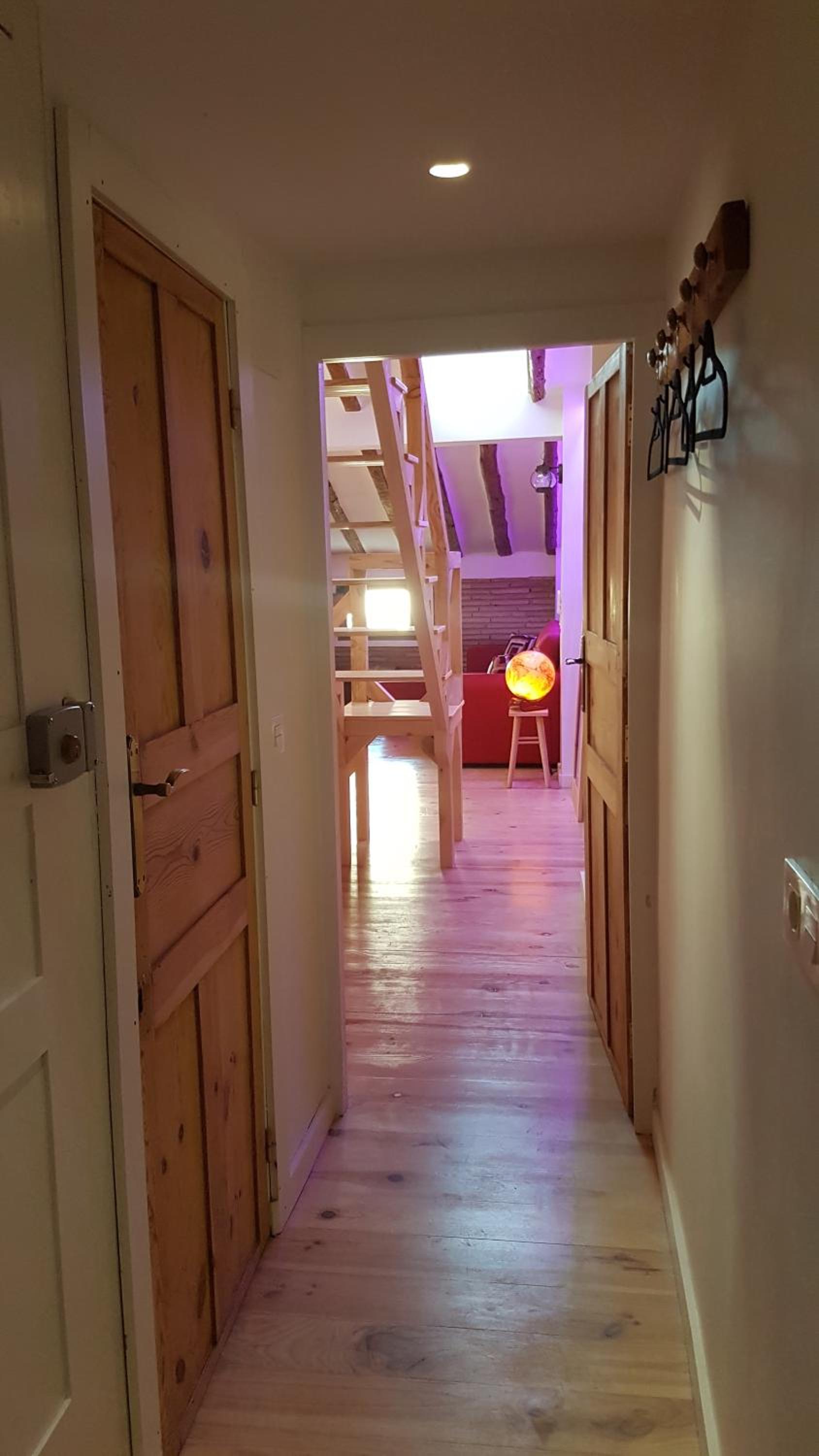 One-Bedroom Apartment - Photo 3