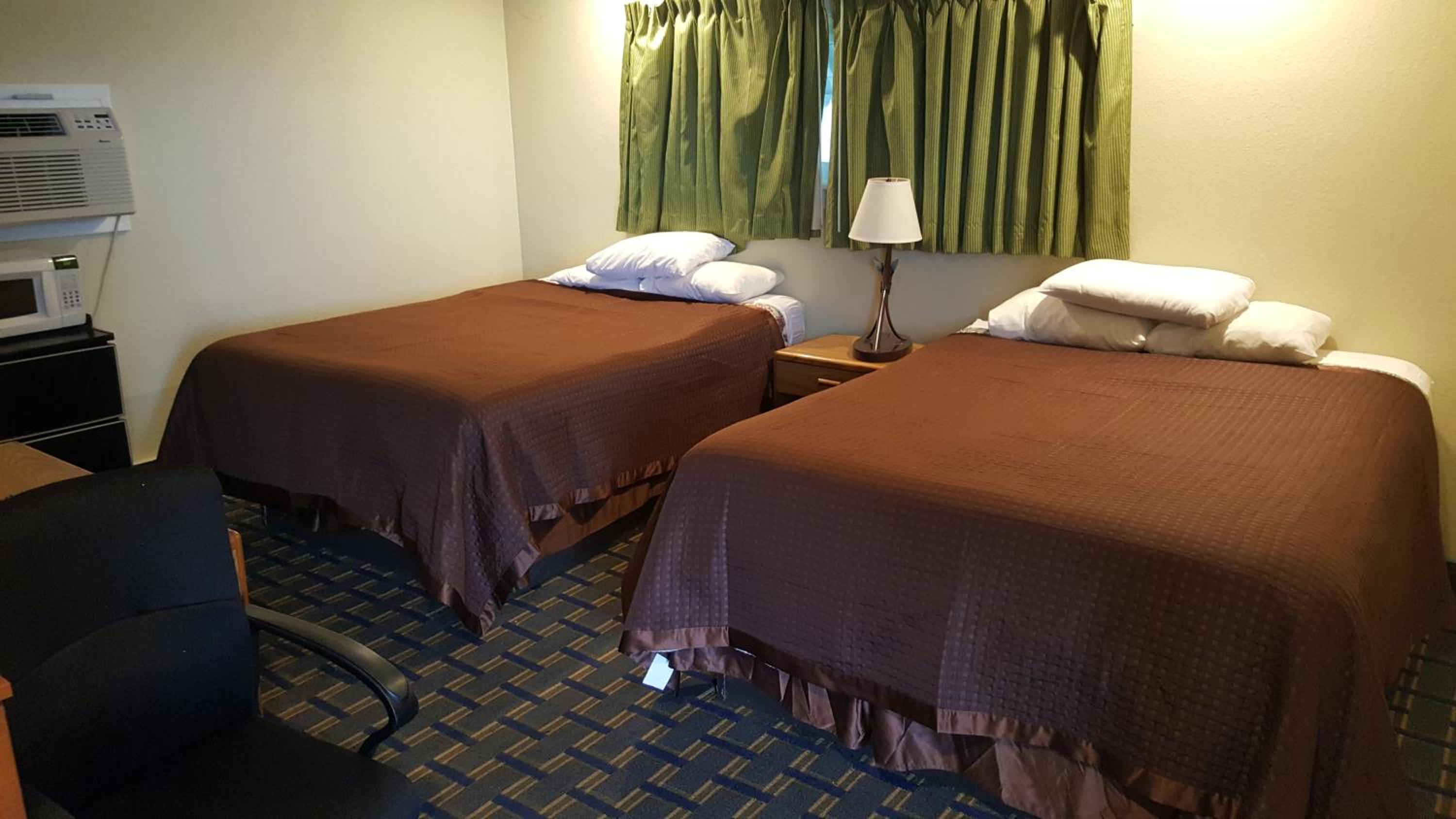 Queen Room With Two Queen Beds (4 Adults)