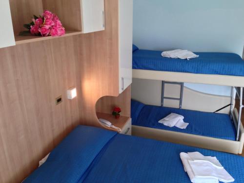 Quadruple Room with Balcony photo 1