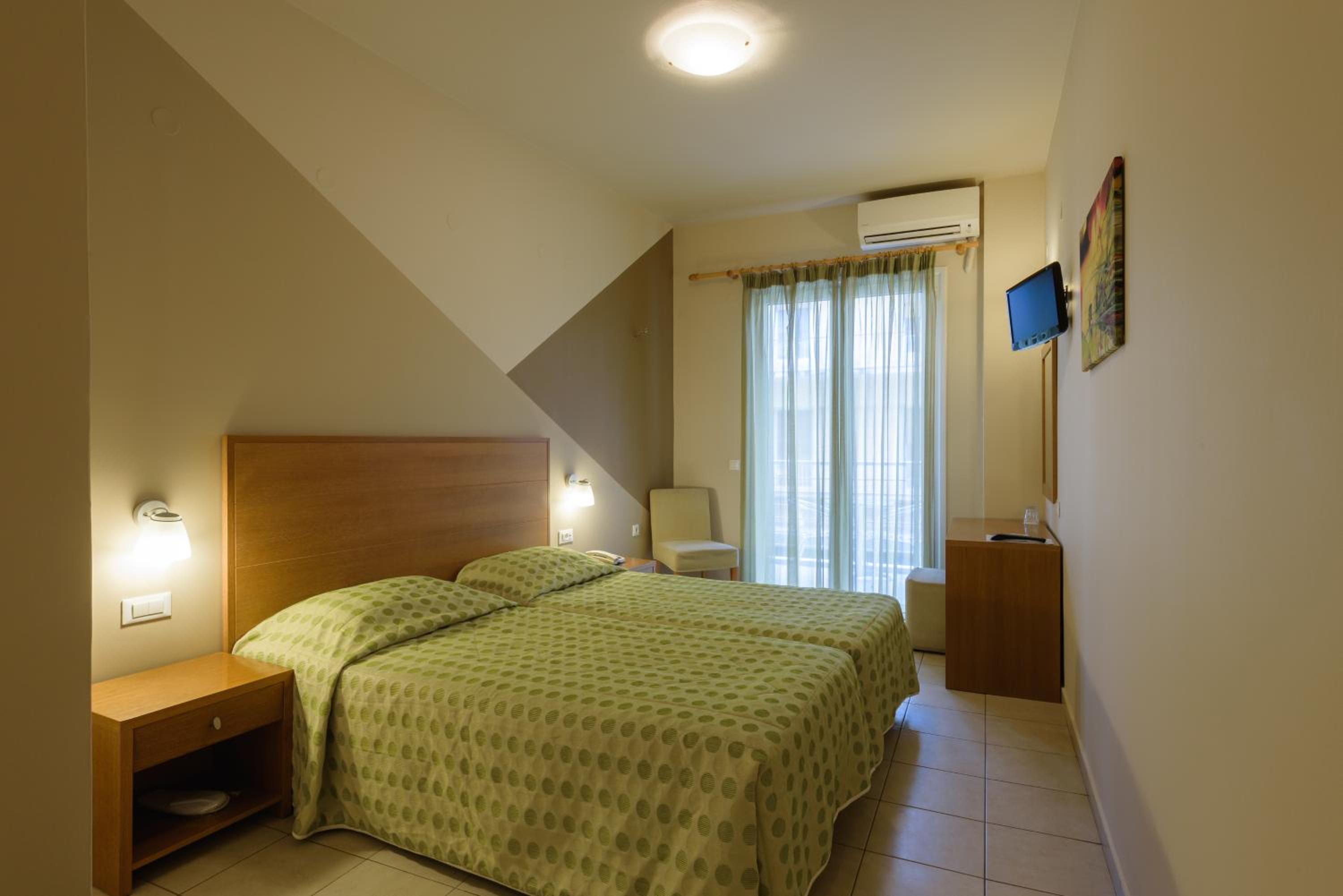 Double or Twin Room - Photo 3