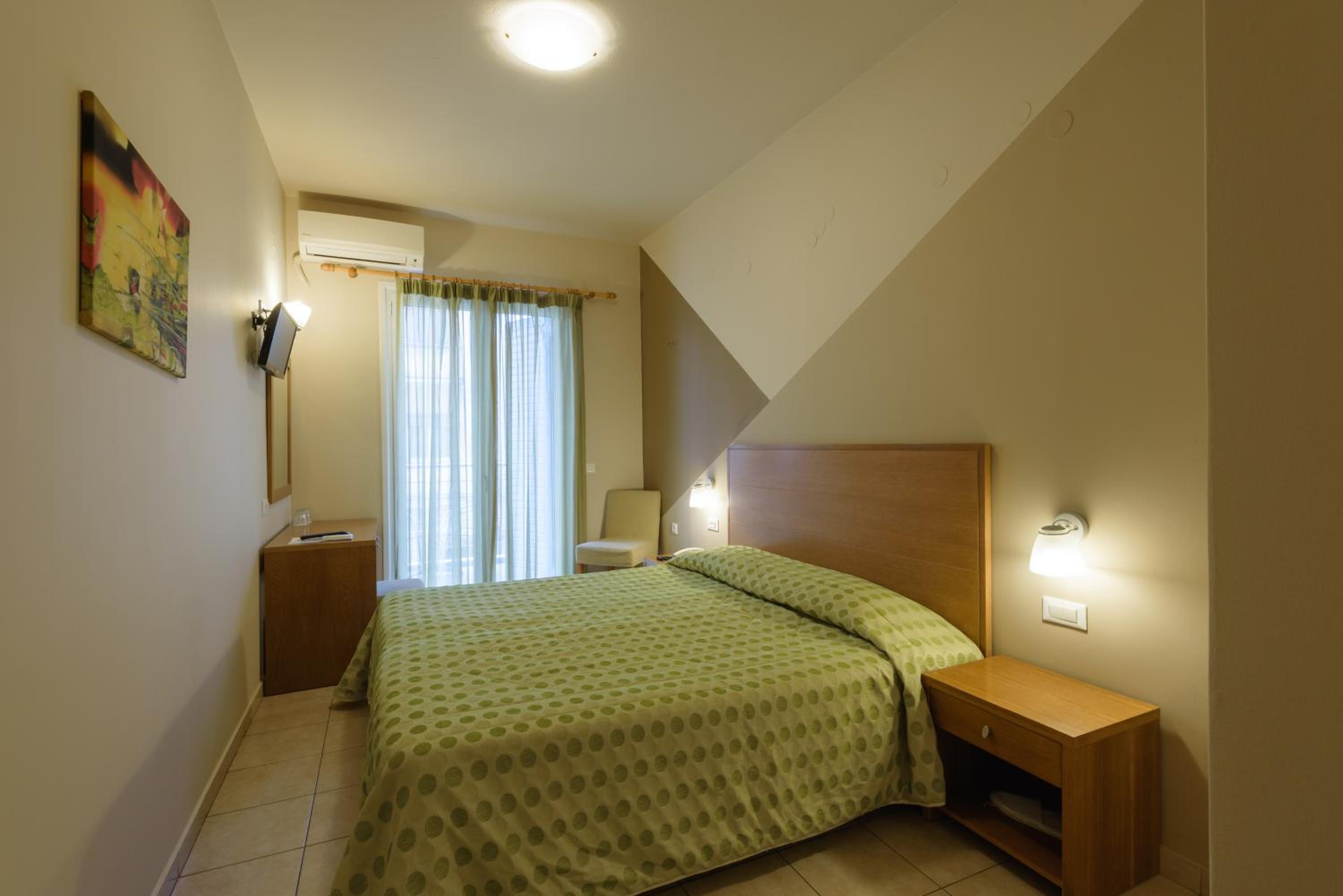 Double or Twin Room - Photo 2
