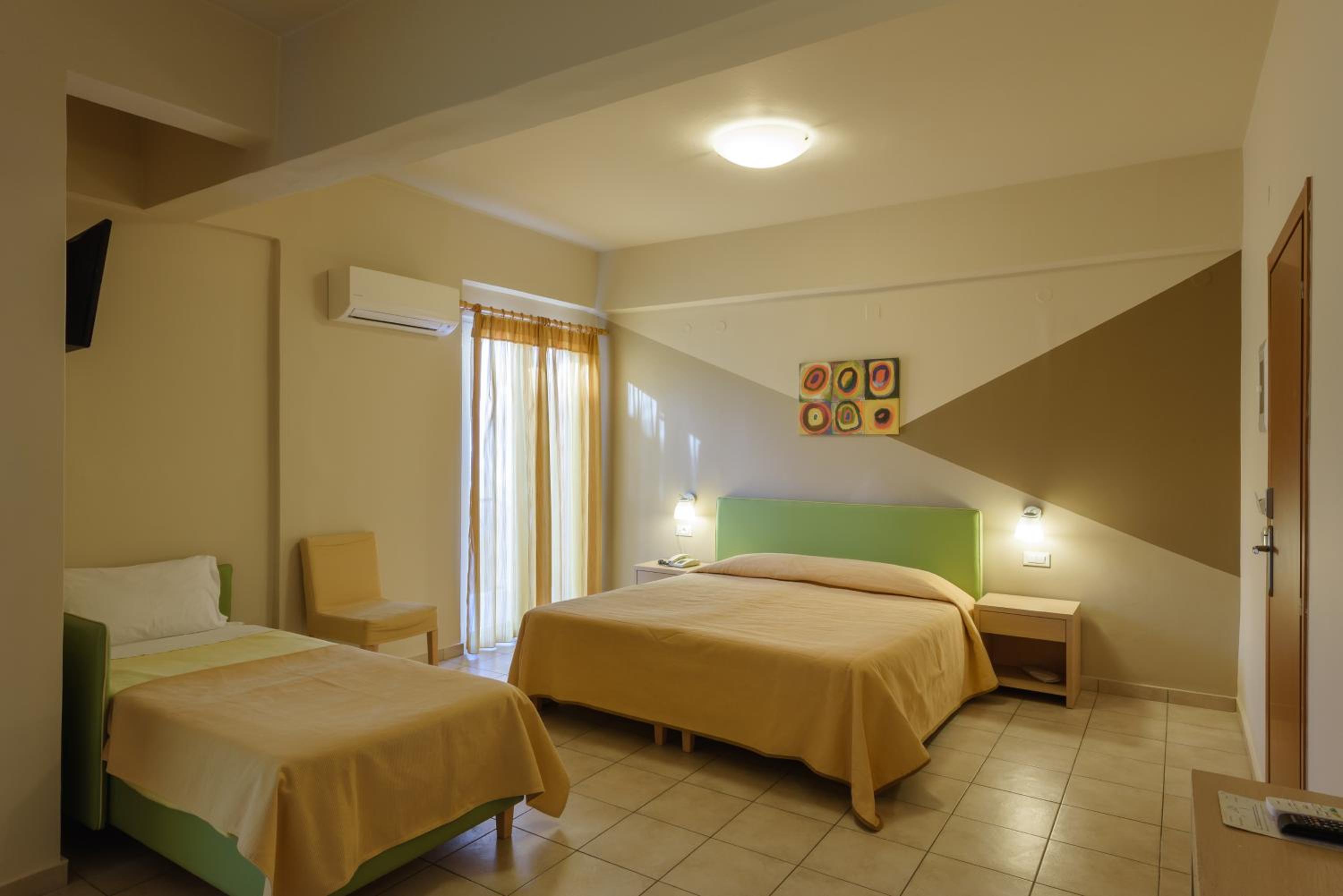 Triple Room - Photo 2