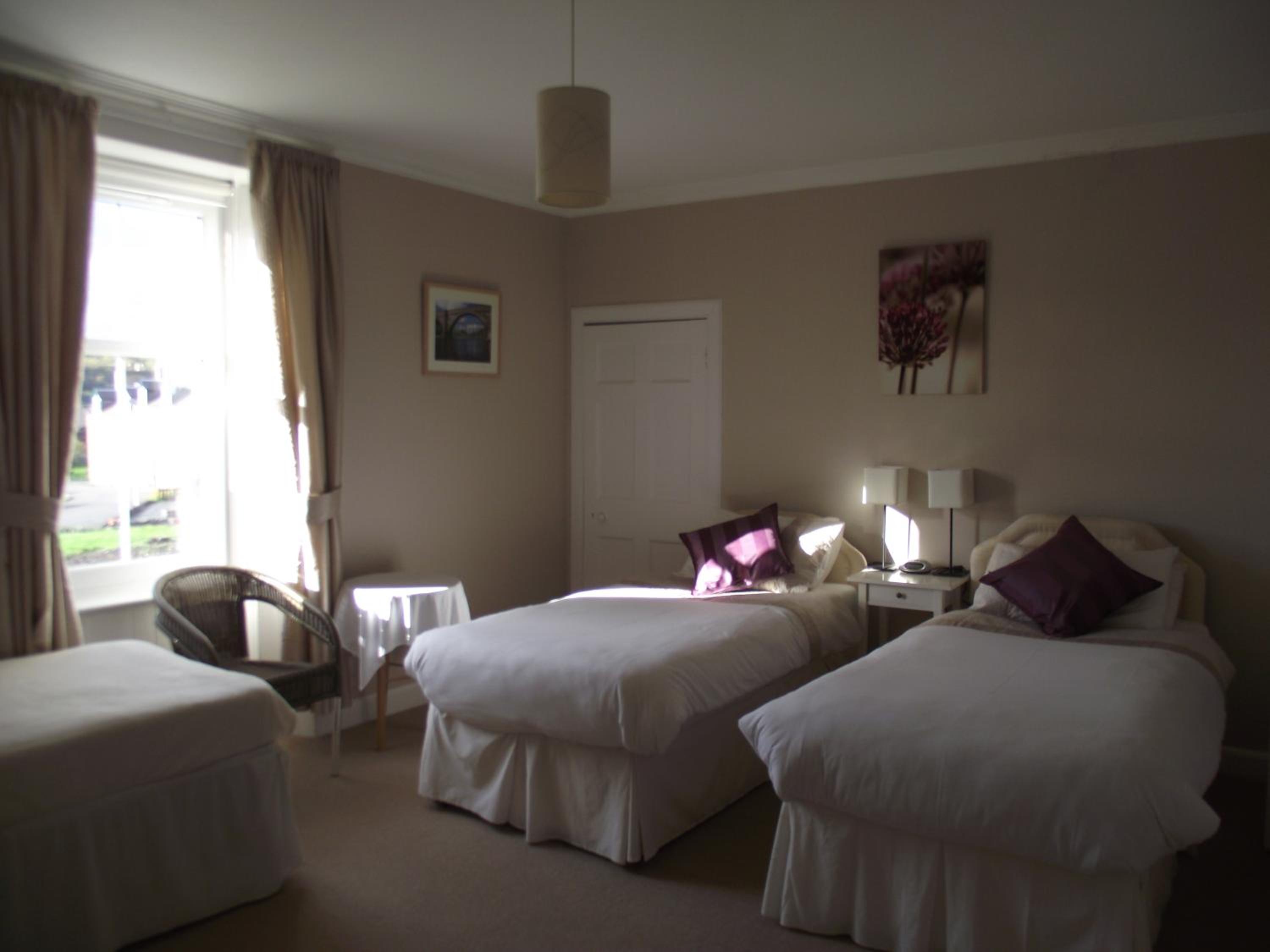 Family Room with Private Bathroom - Photo 16