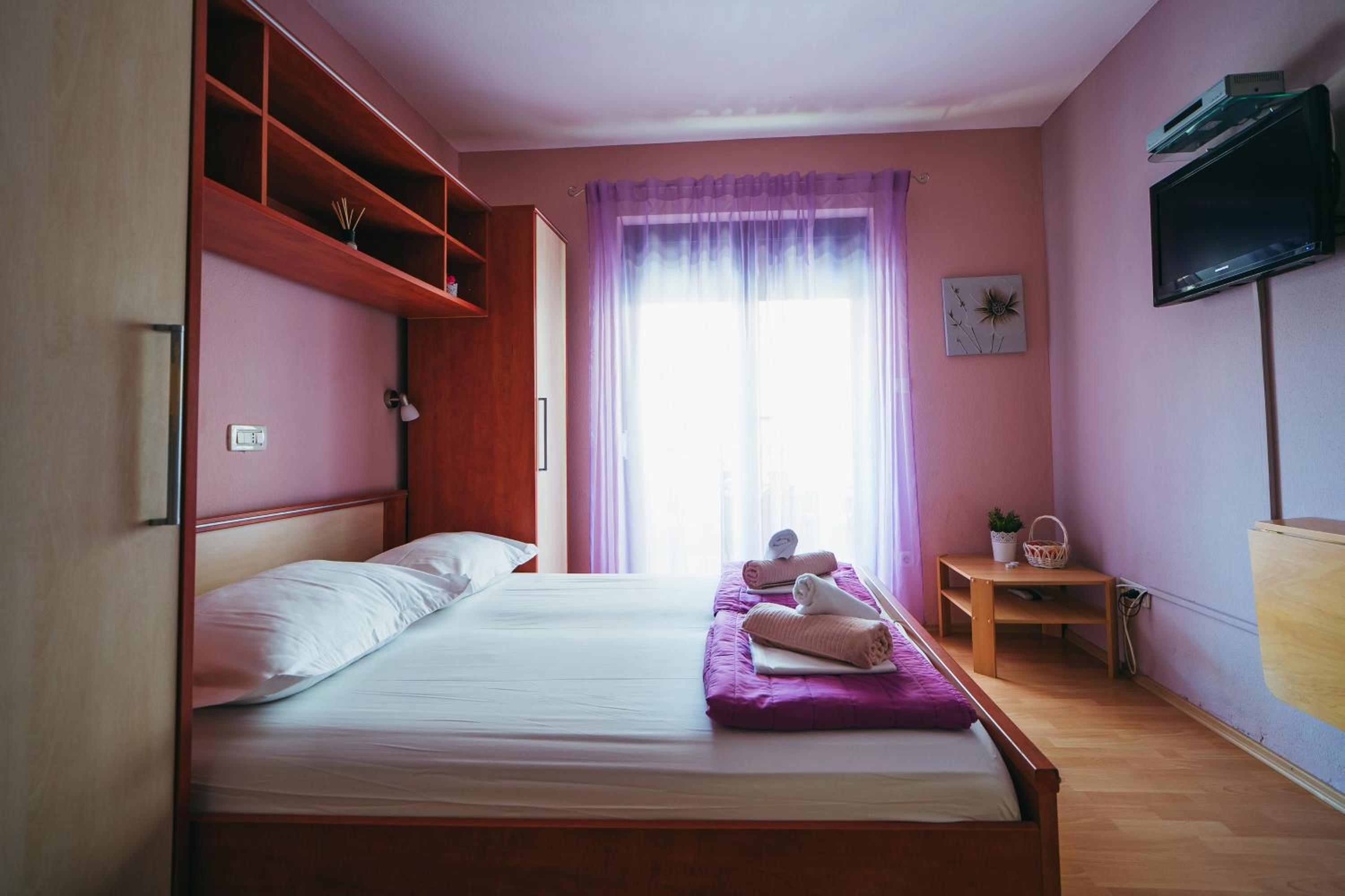 Studio Apartment photo 1