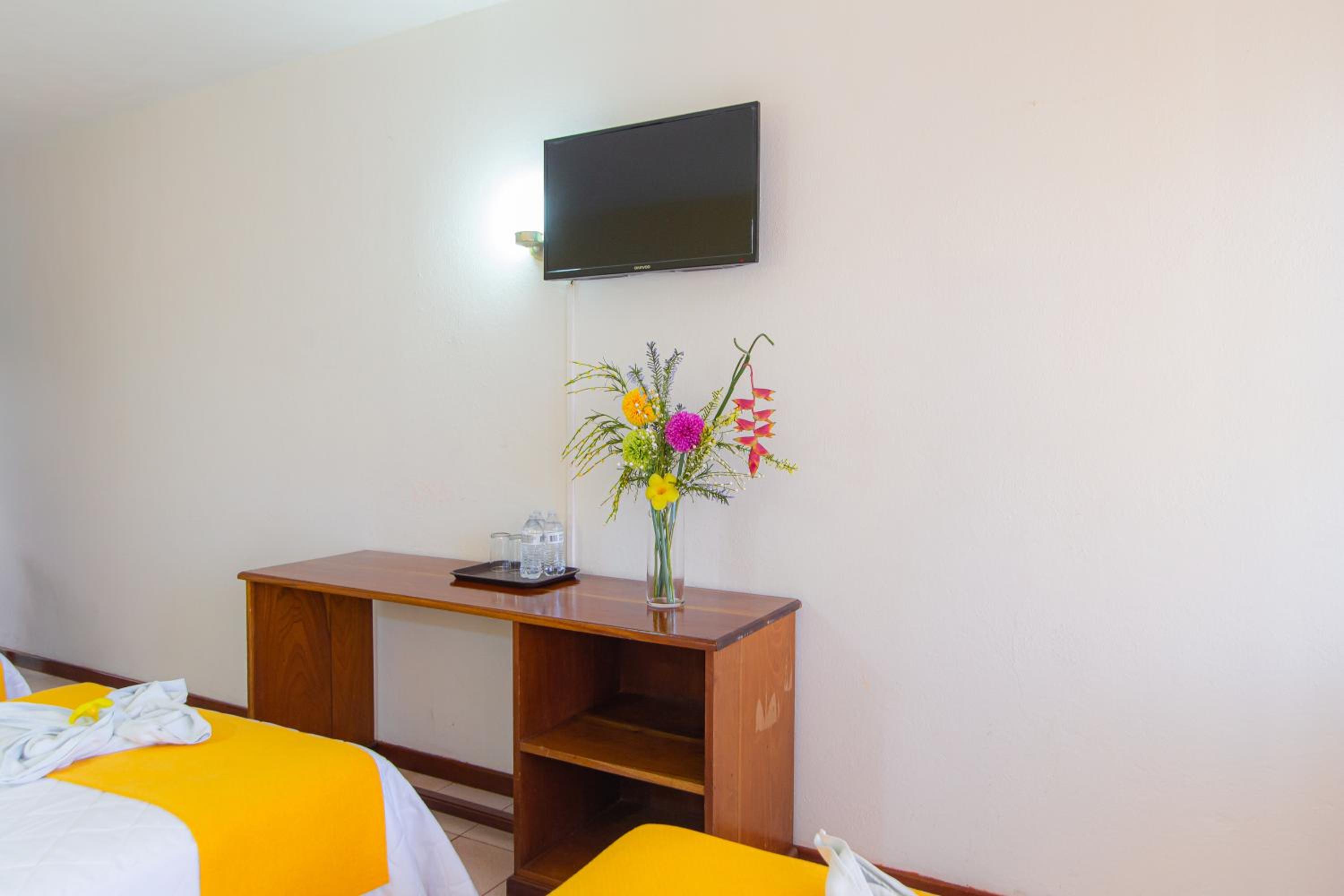 Standard King Room photo 2