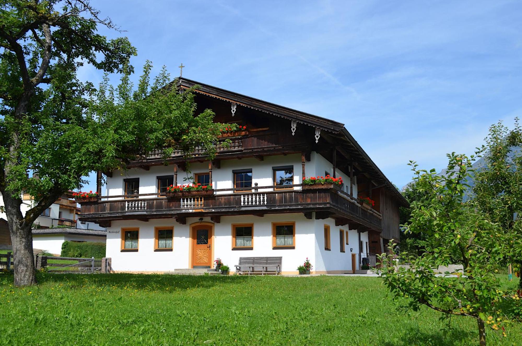 Two-Bedroom Apartment with Balcony photo 2