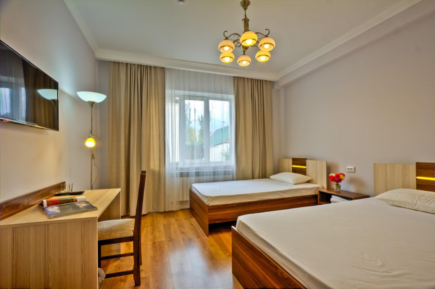 Deluxe Double or Twin Room with Mountain View photo 2