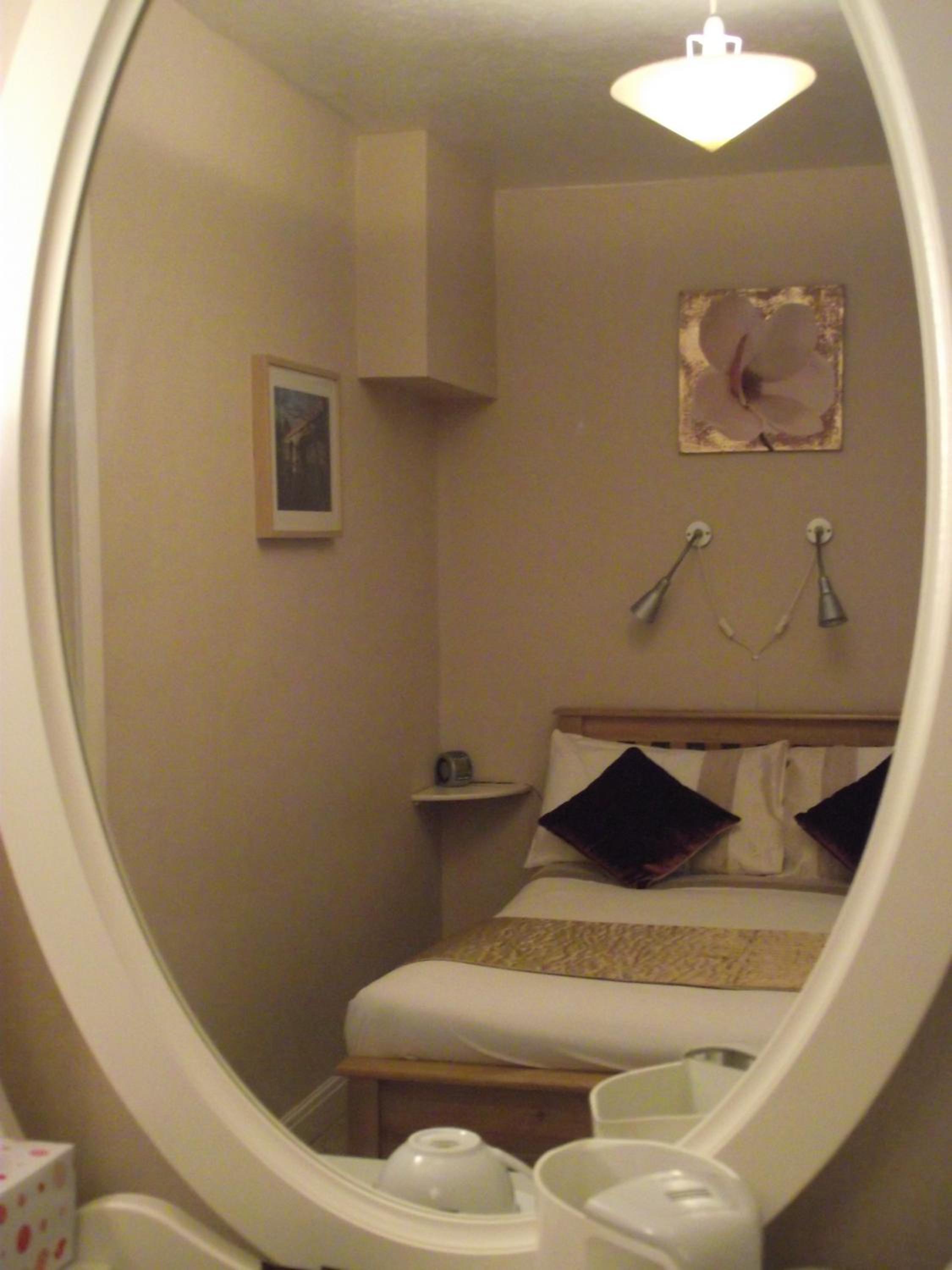 Double Room with Private Bathroom - Photo 14