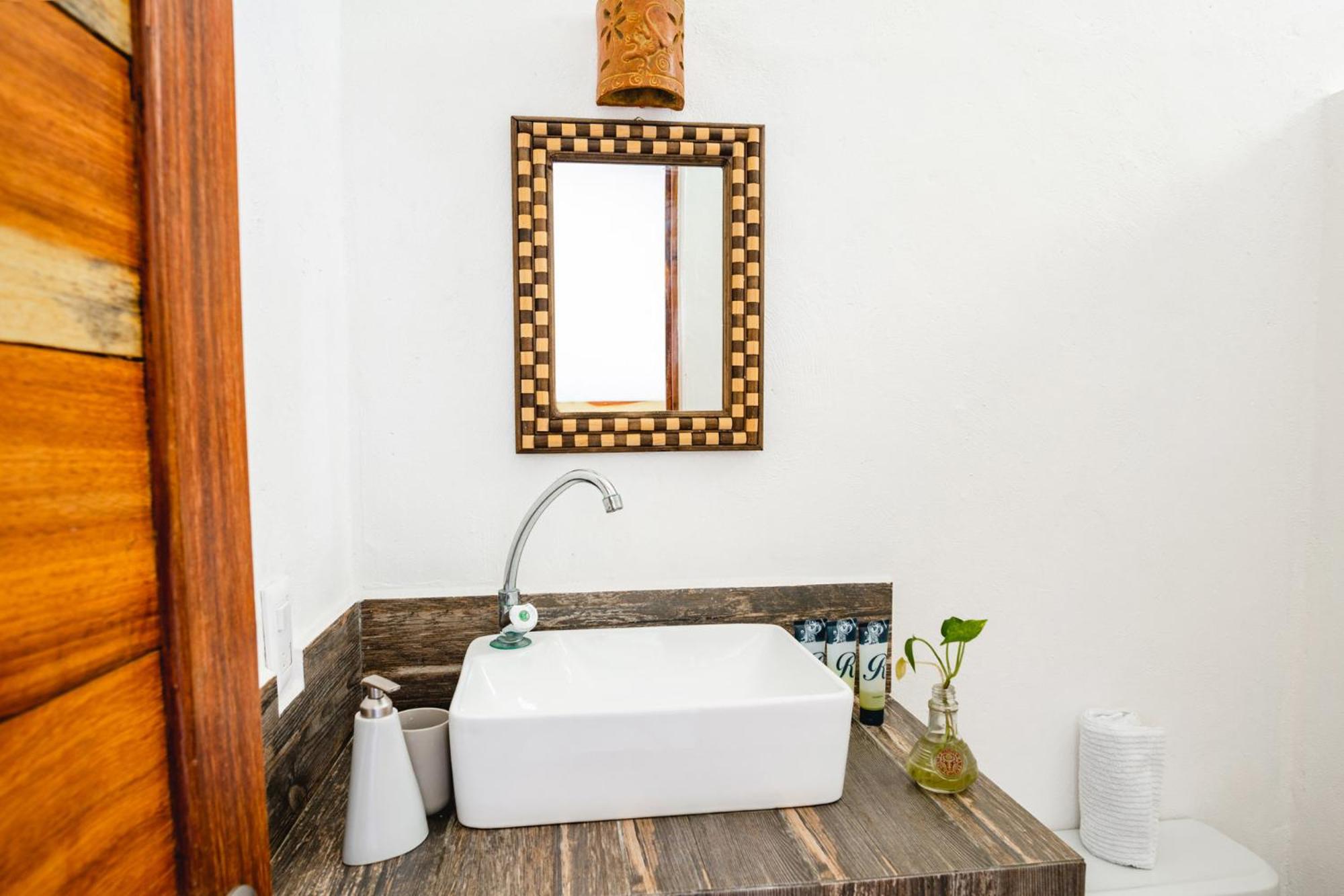 Double Room with Private Bathroom - Photo 5
