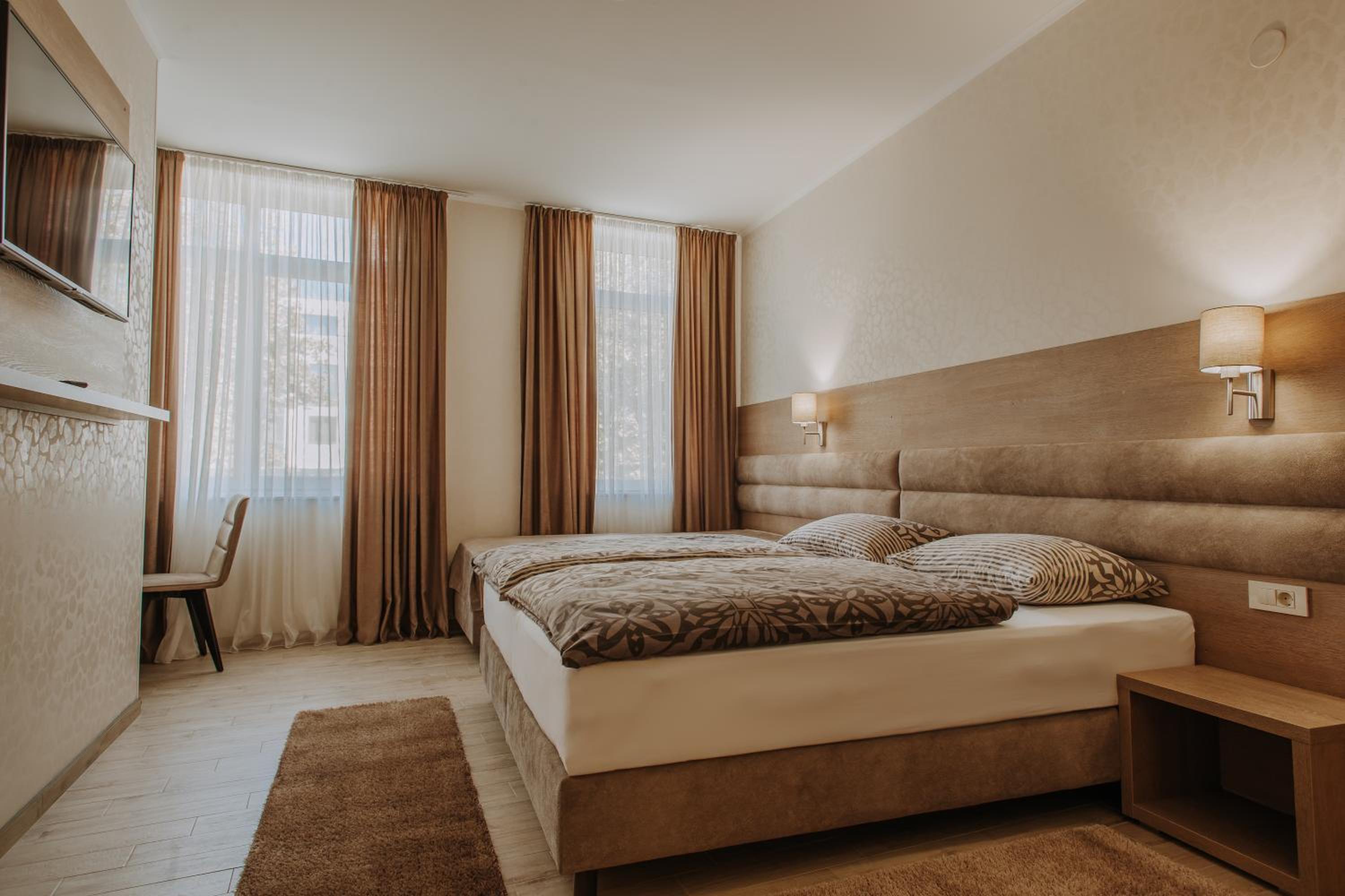 Standard Triple Room - Photo 16