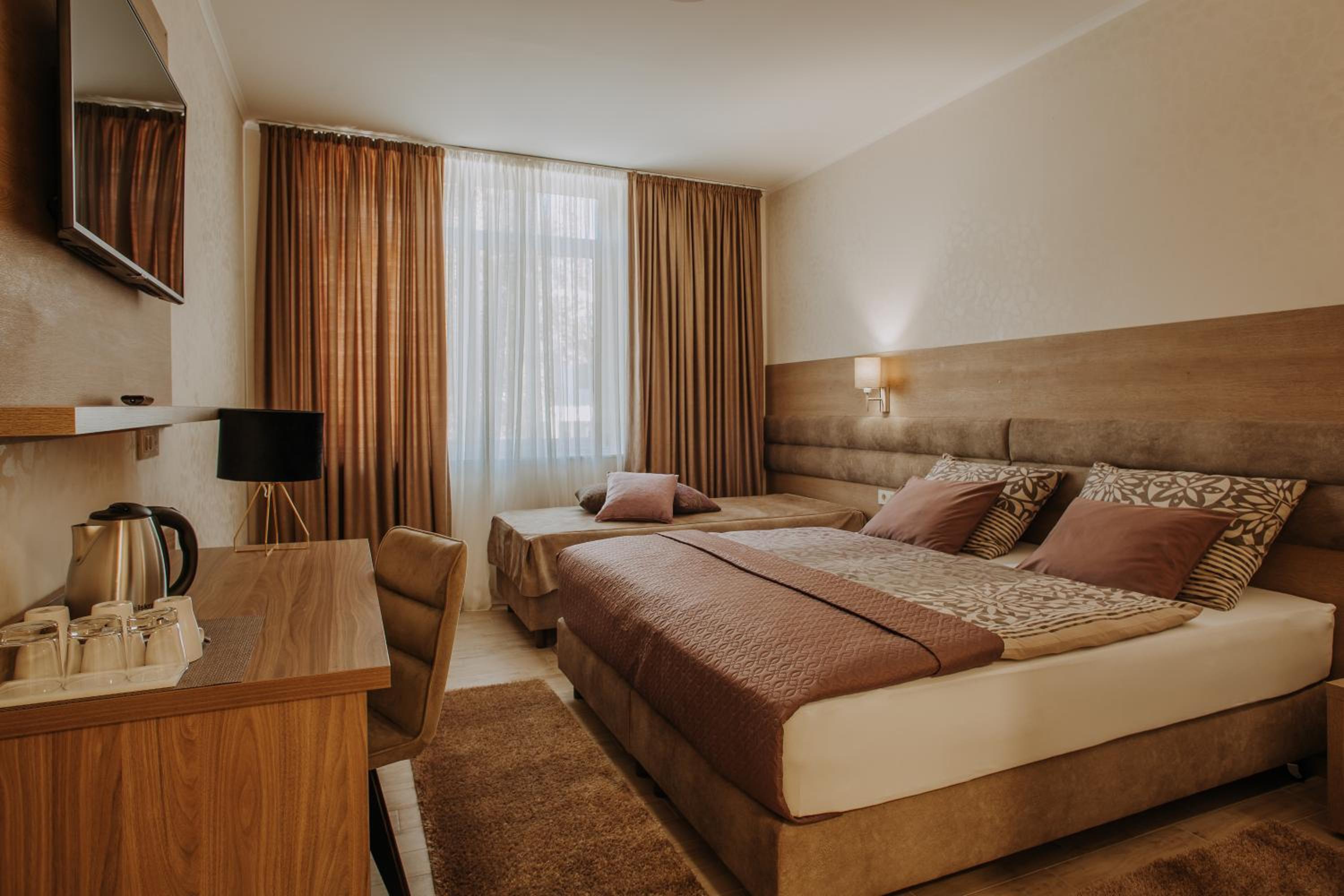 Standard Triple Room - Photo 1