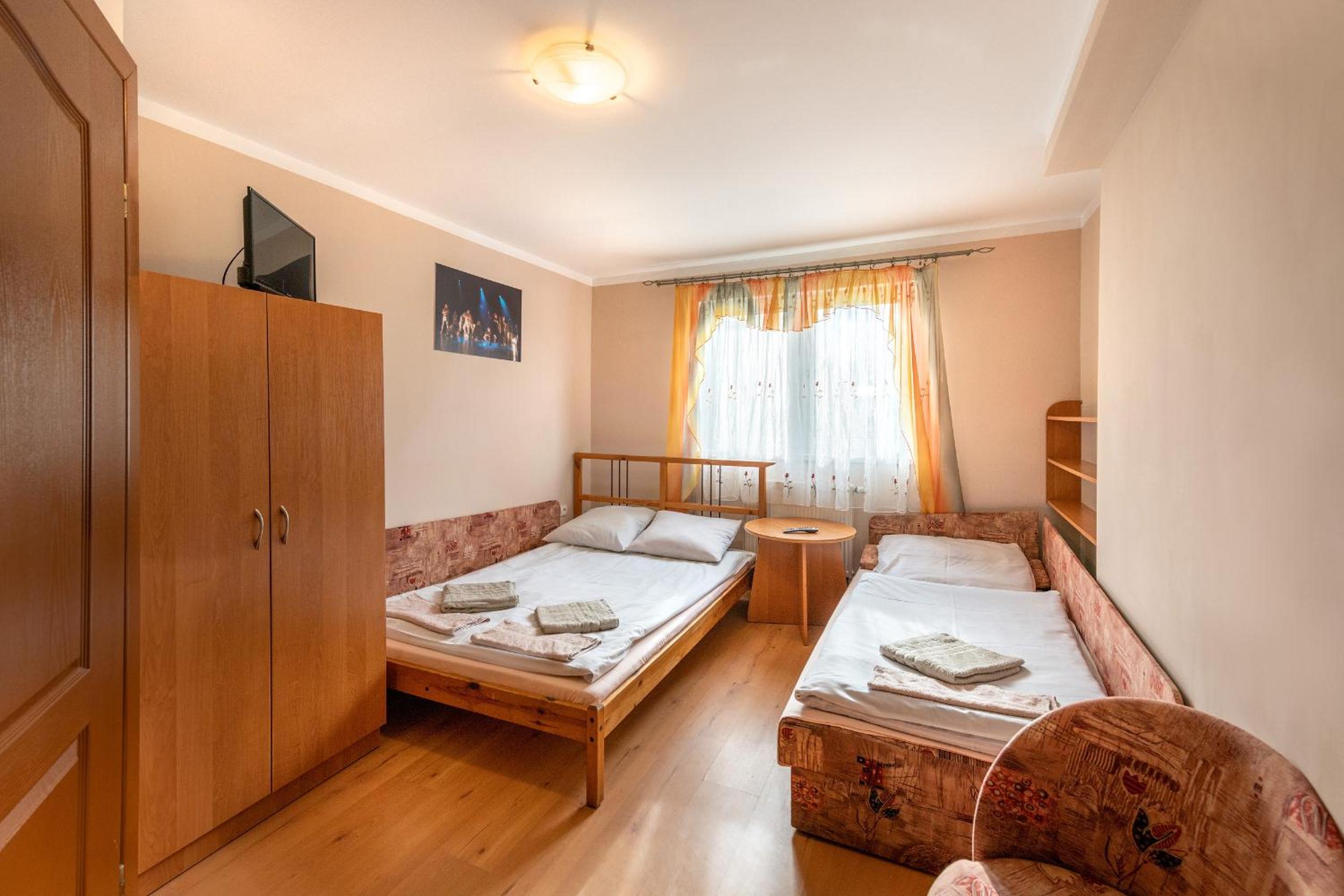 Triple Room with Private Bathroom photo 1