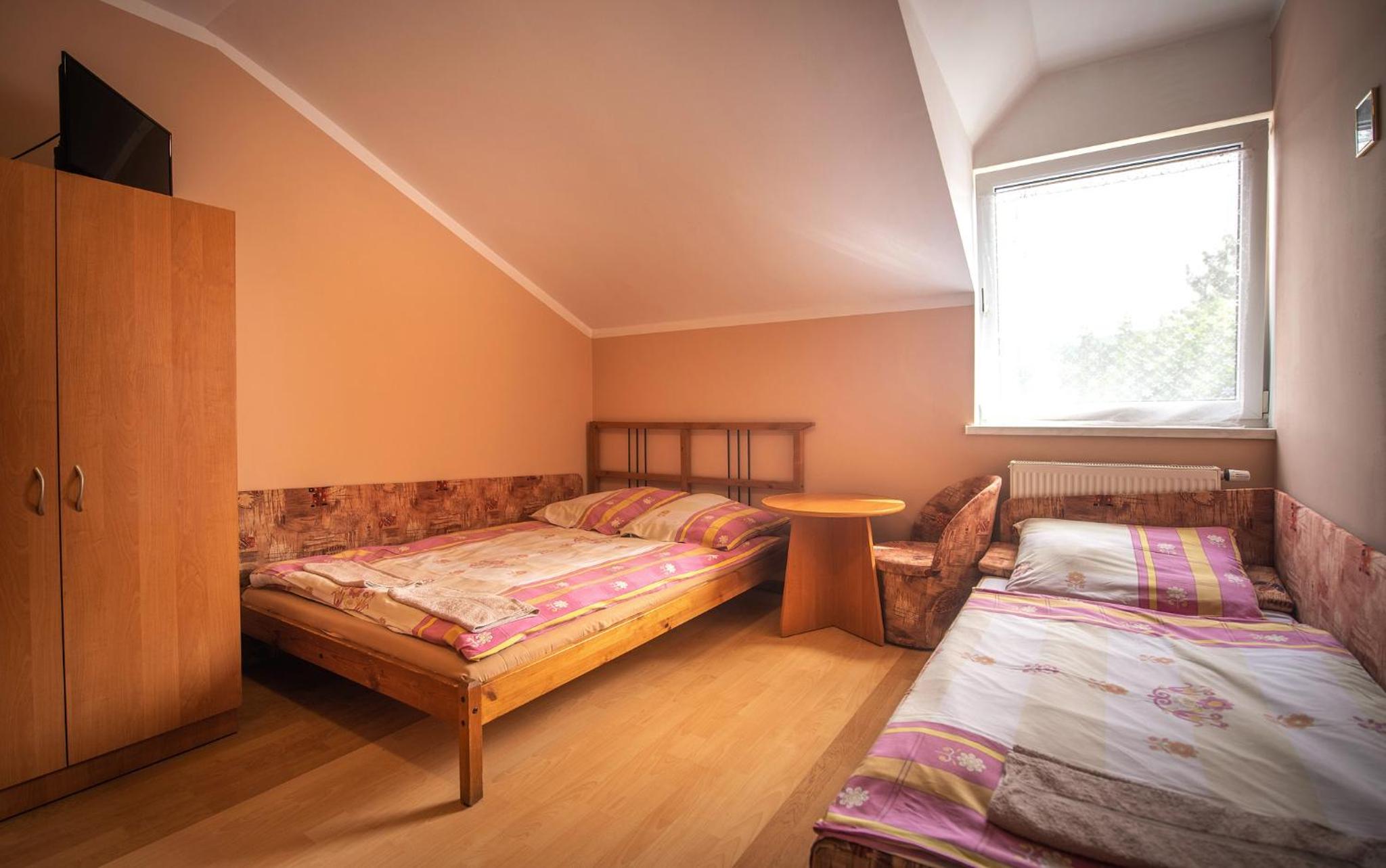 Triple Room with Private Bathroom photo 2