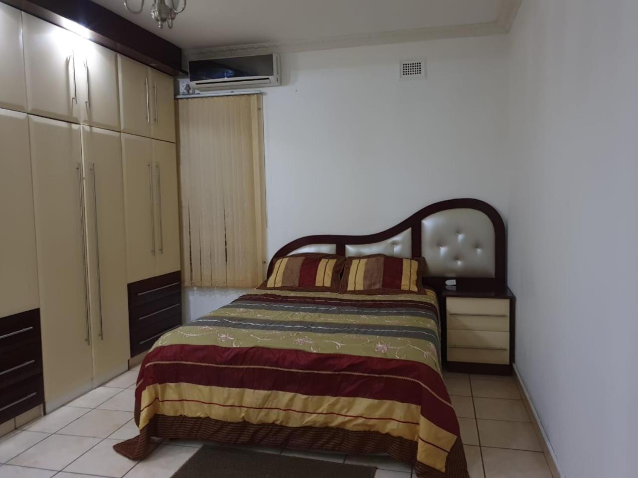 Double Room with Private Bathroom - Photo 4