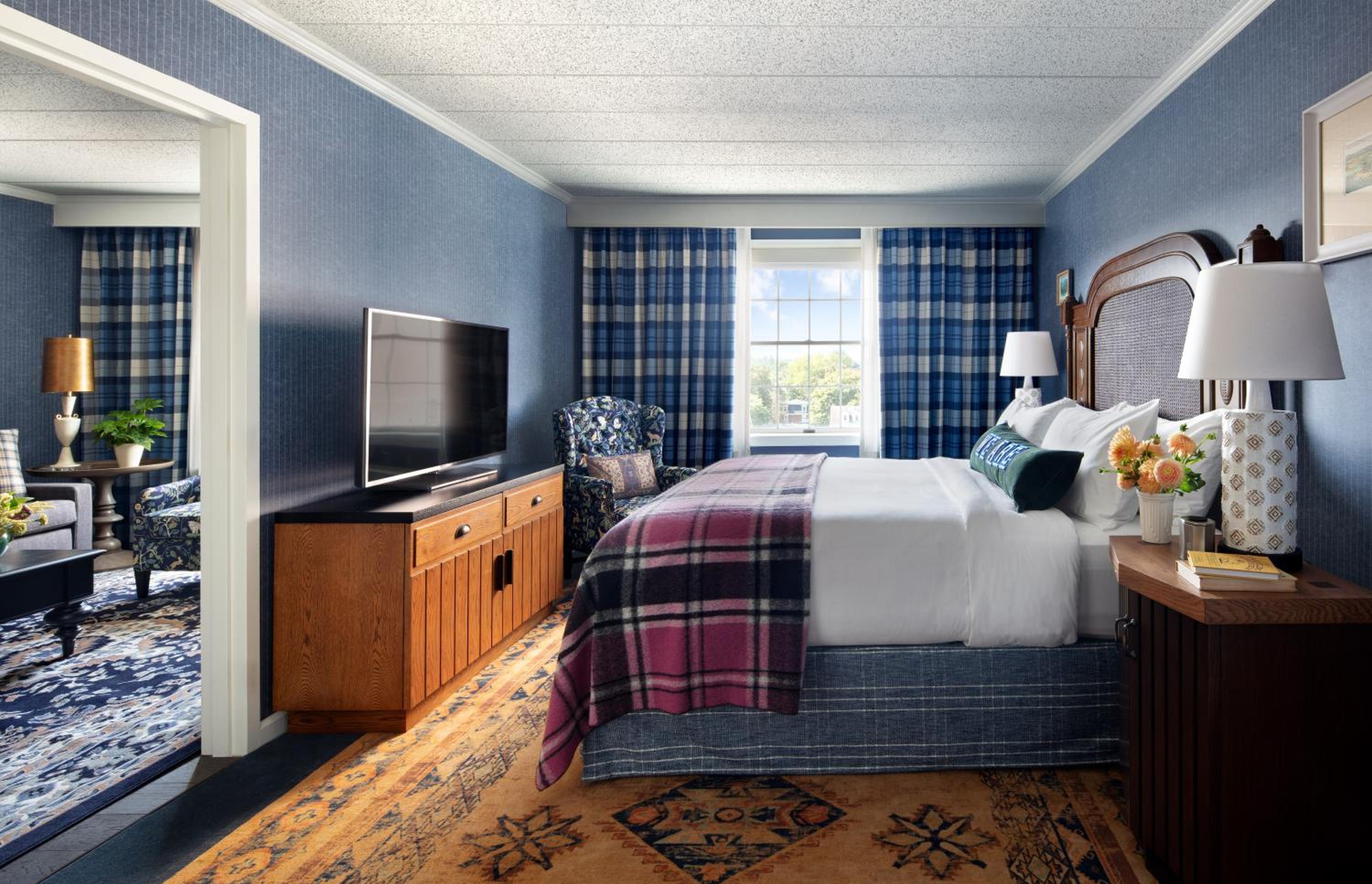 Graduate King Suite - Photo 1