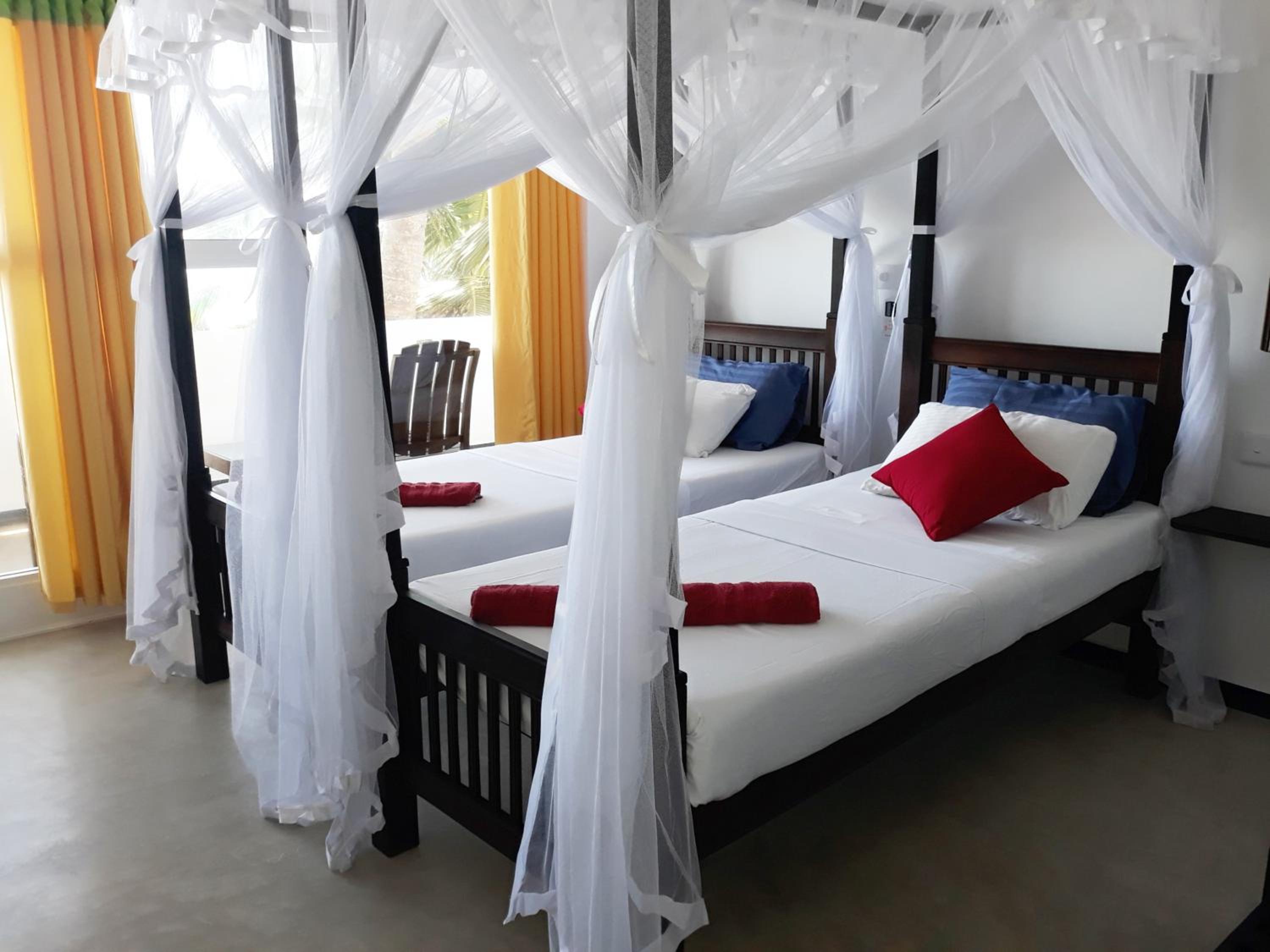 Standard Twin Room with Sea View