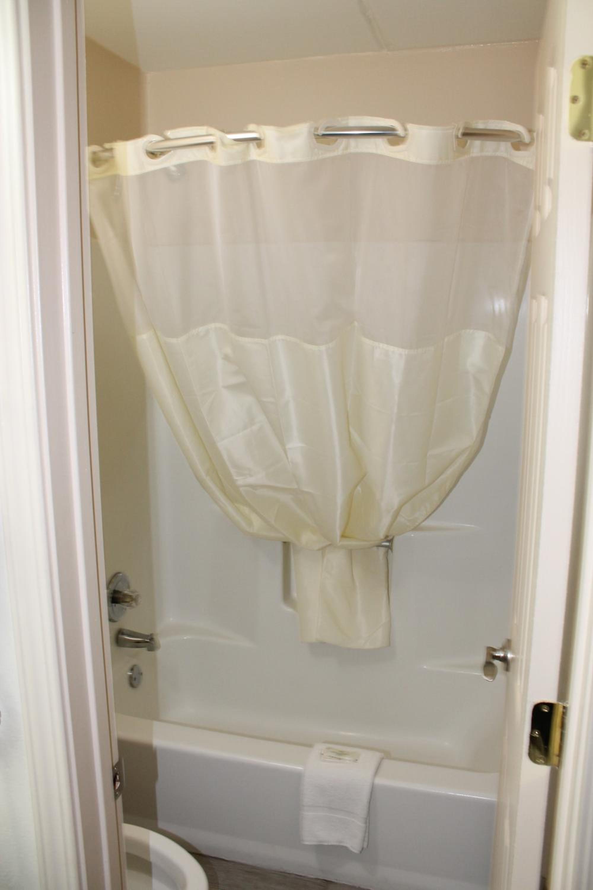 Standard Double Room - Non-Smoking - Photo 2
