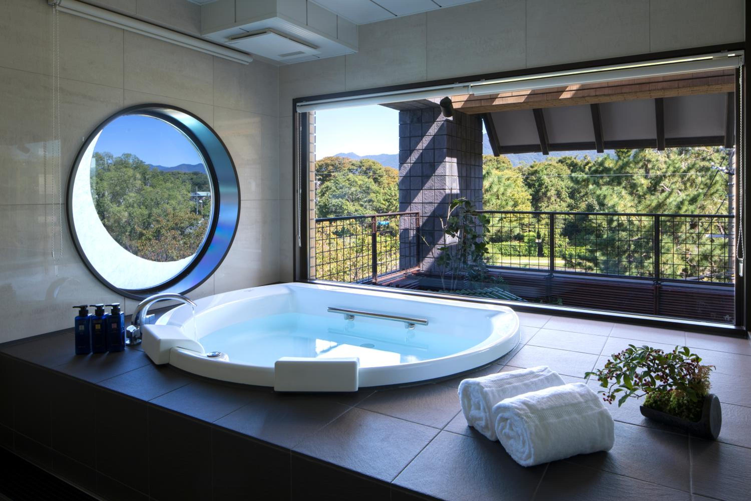 Suite with Spa Bath