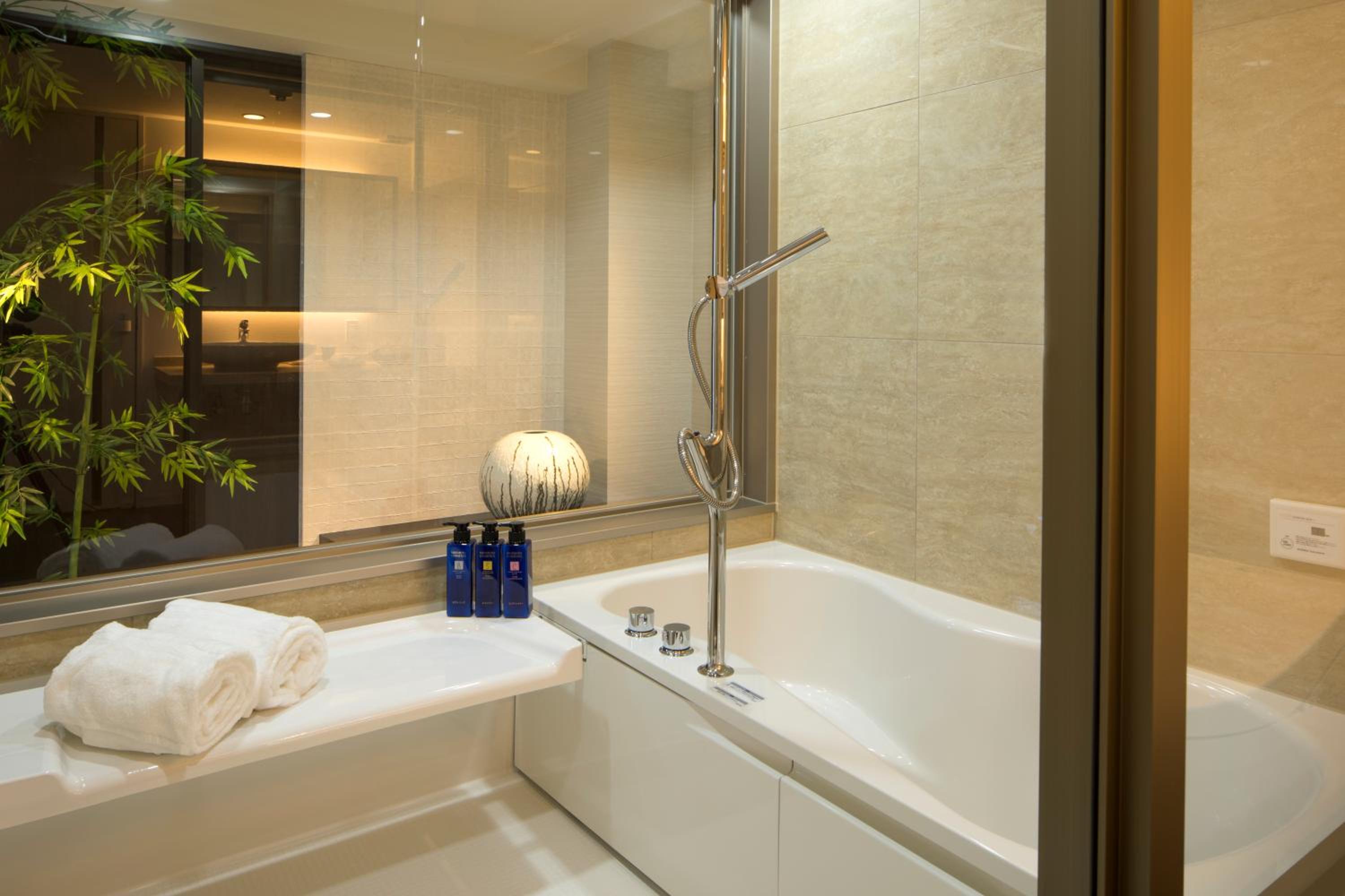Twin Room B