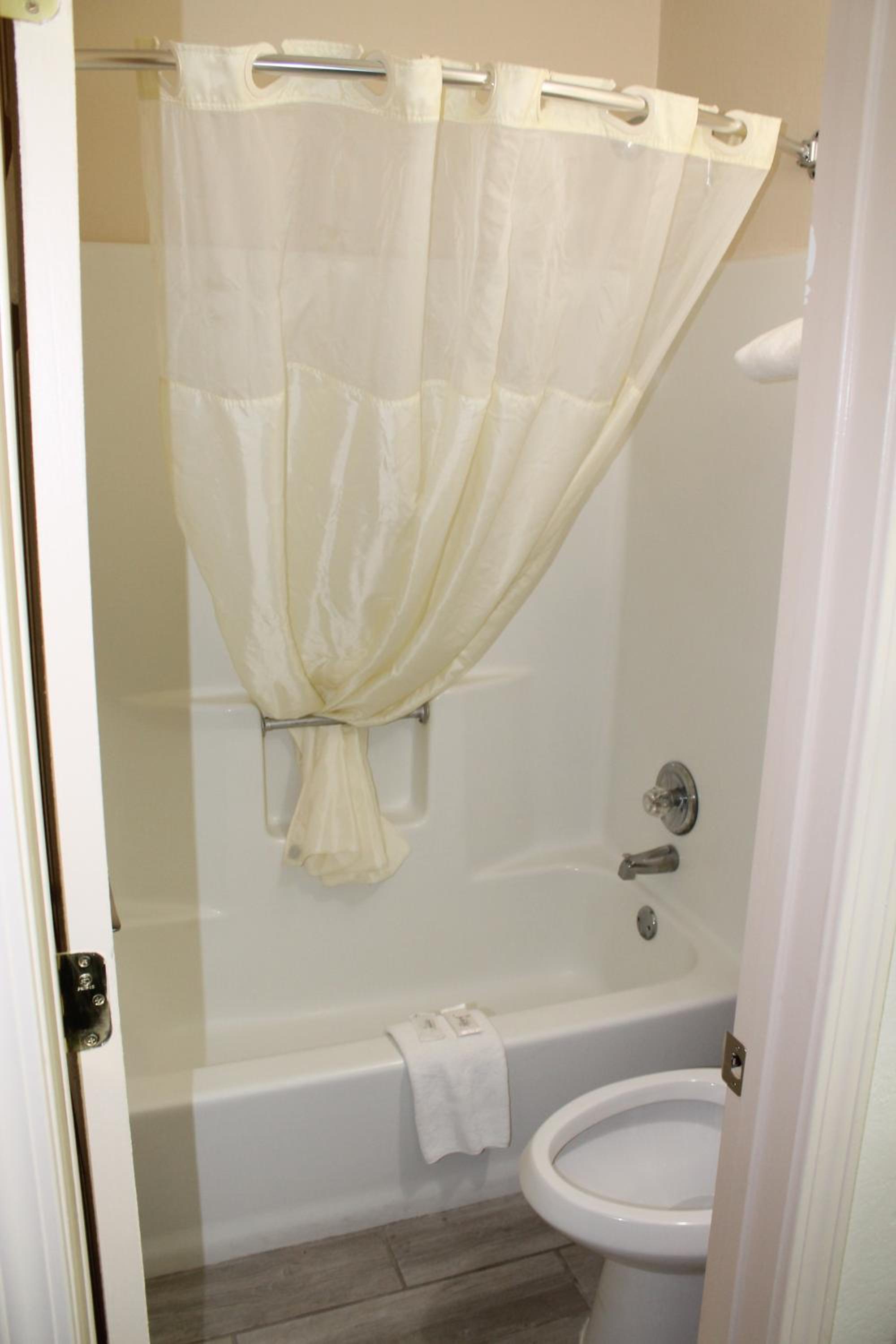 Double Room - Photo 3