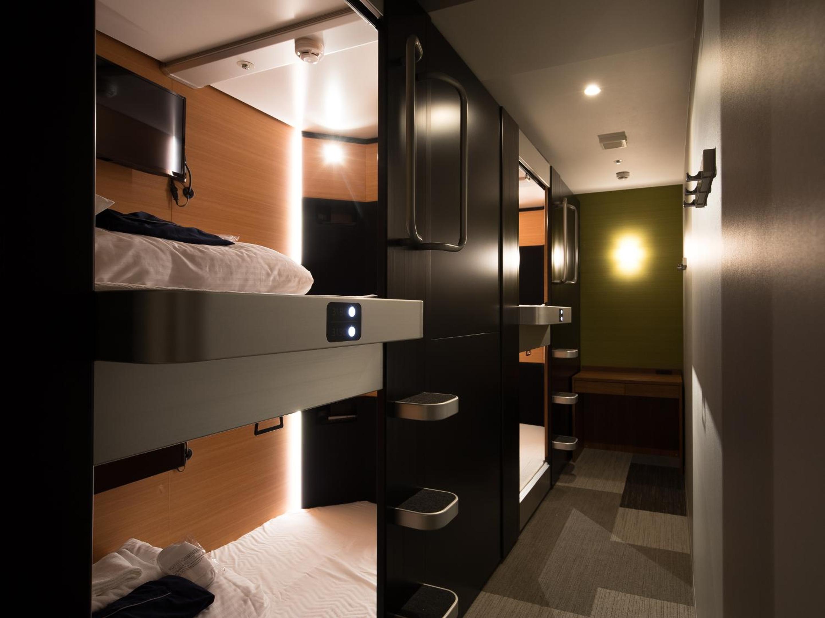 Private Quadruple Cabin - Female Only - Photo 3