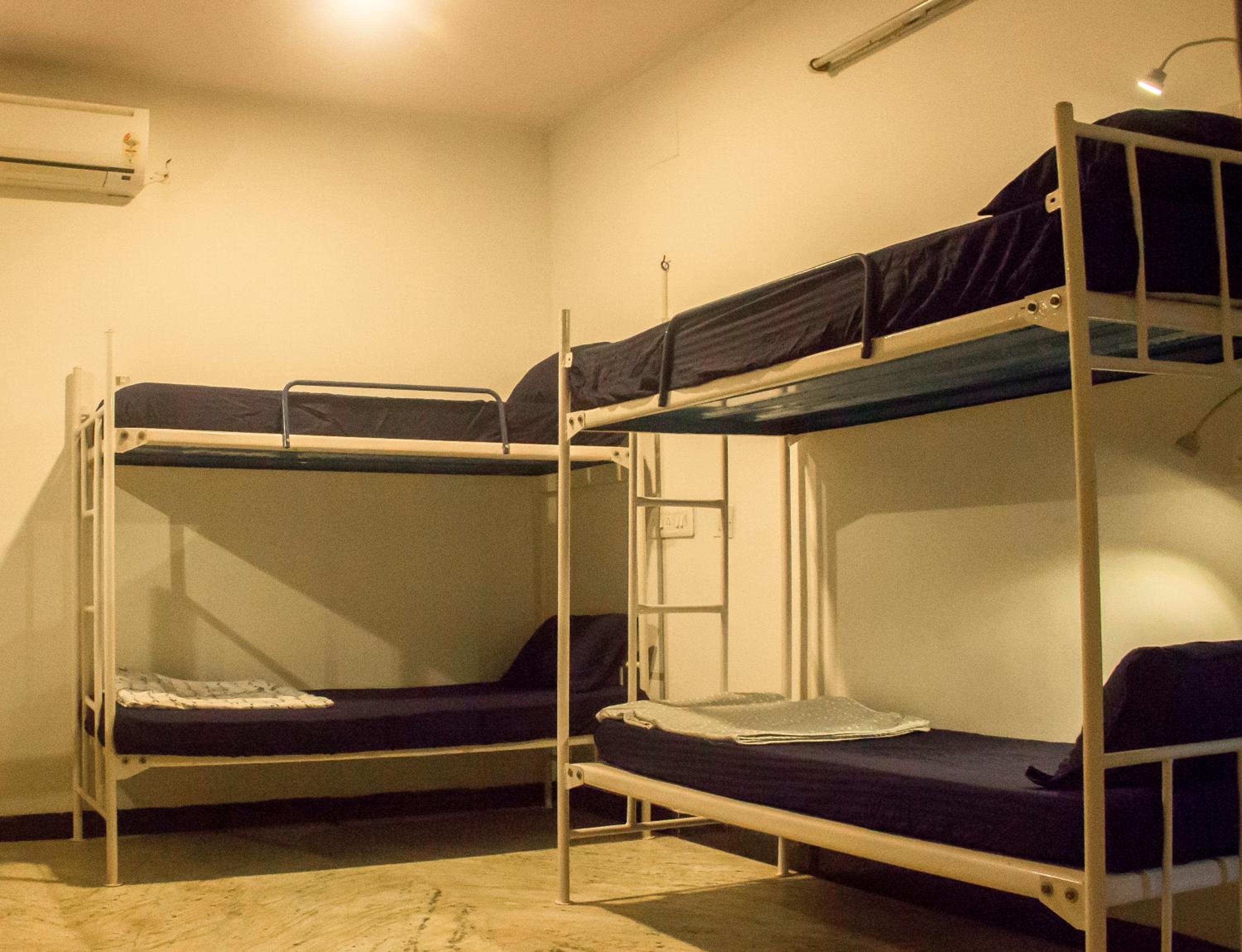 Bed in 8-Bed Mixed Dormitory Room photo 1