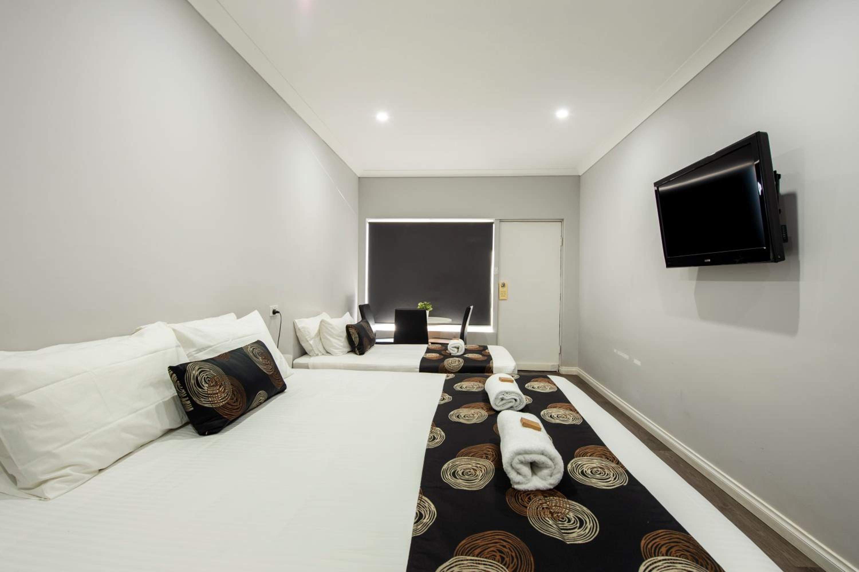 Superior King Room - Photo 5